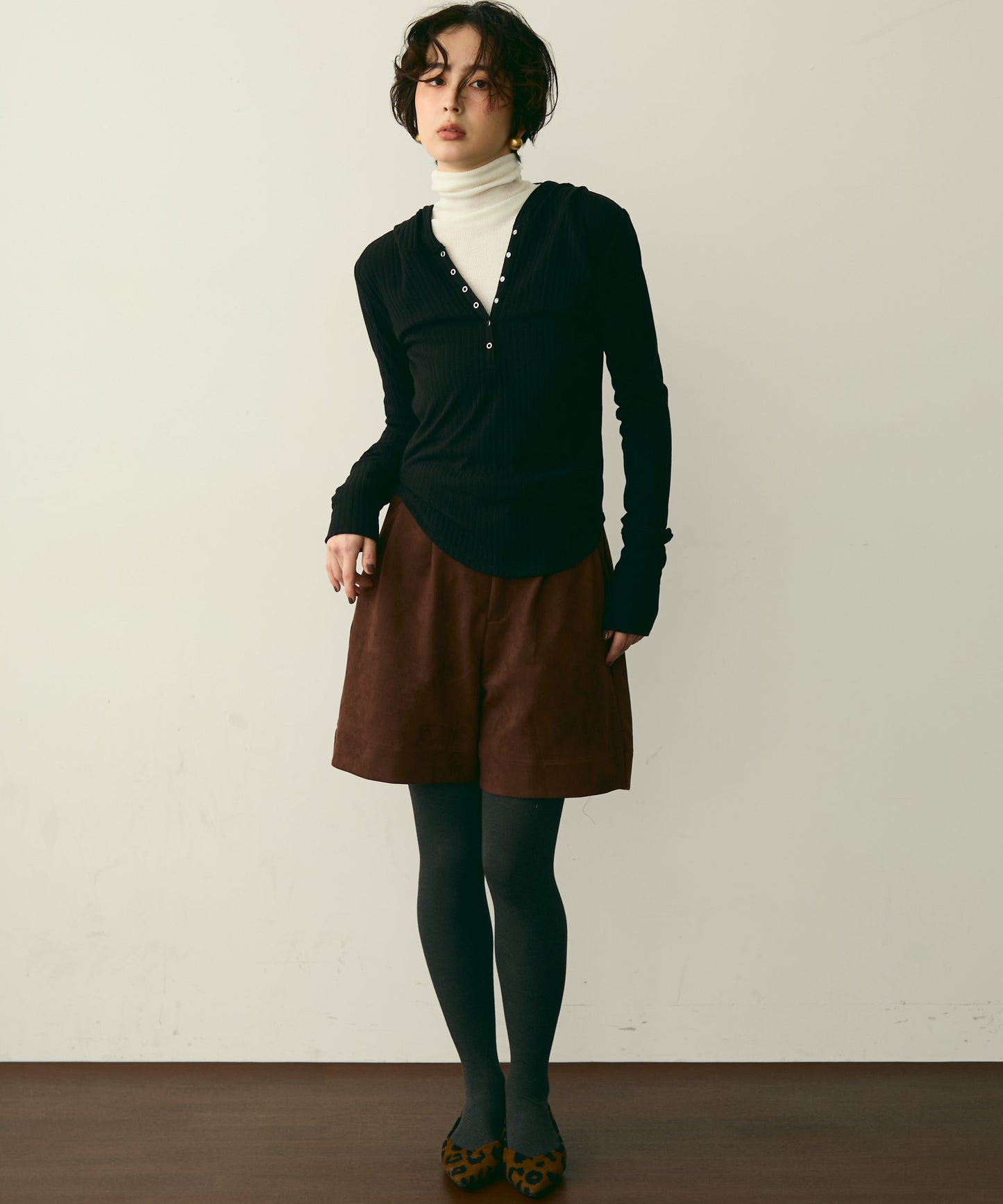 スエードライクタックハーフパンツ