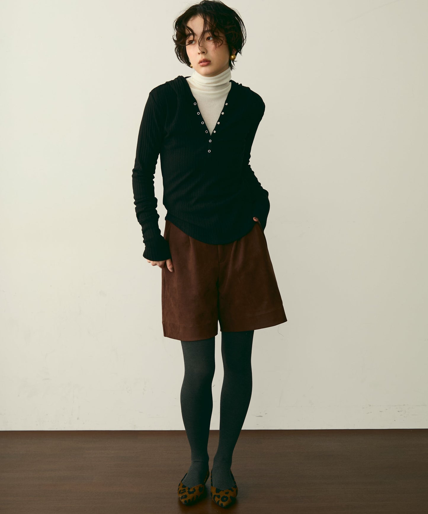 スエードライクタックハーフパンツ