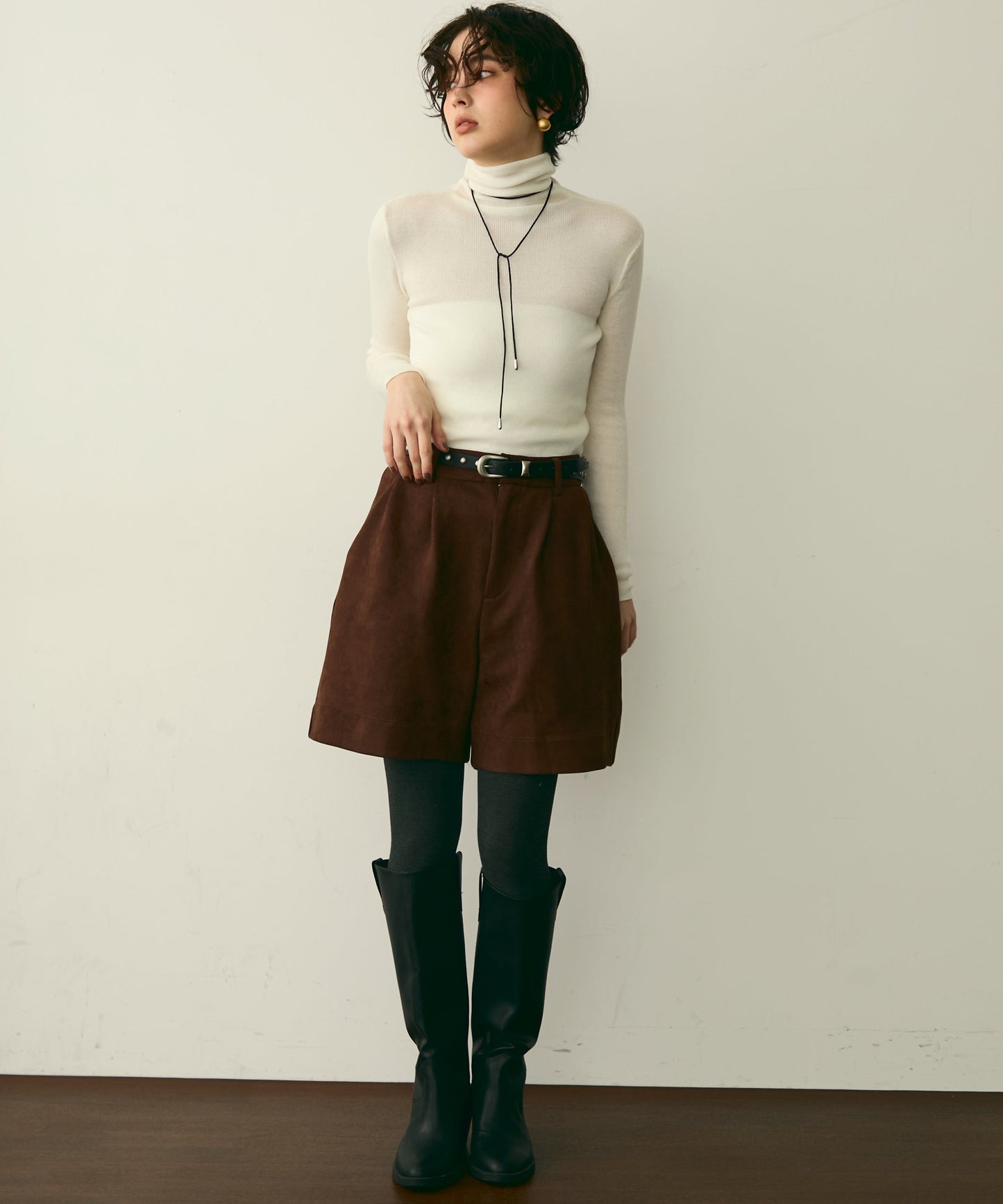 スエードライクタックハーフパンツ