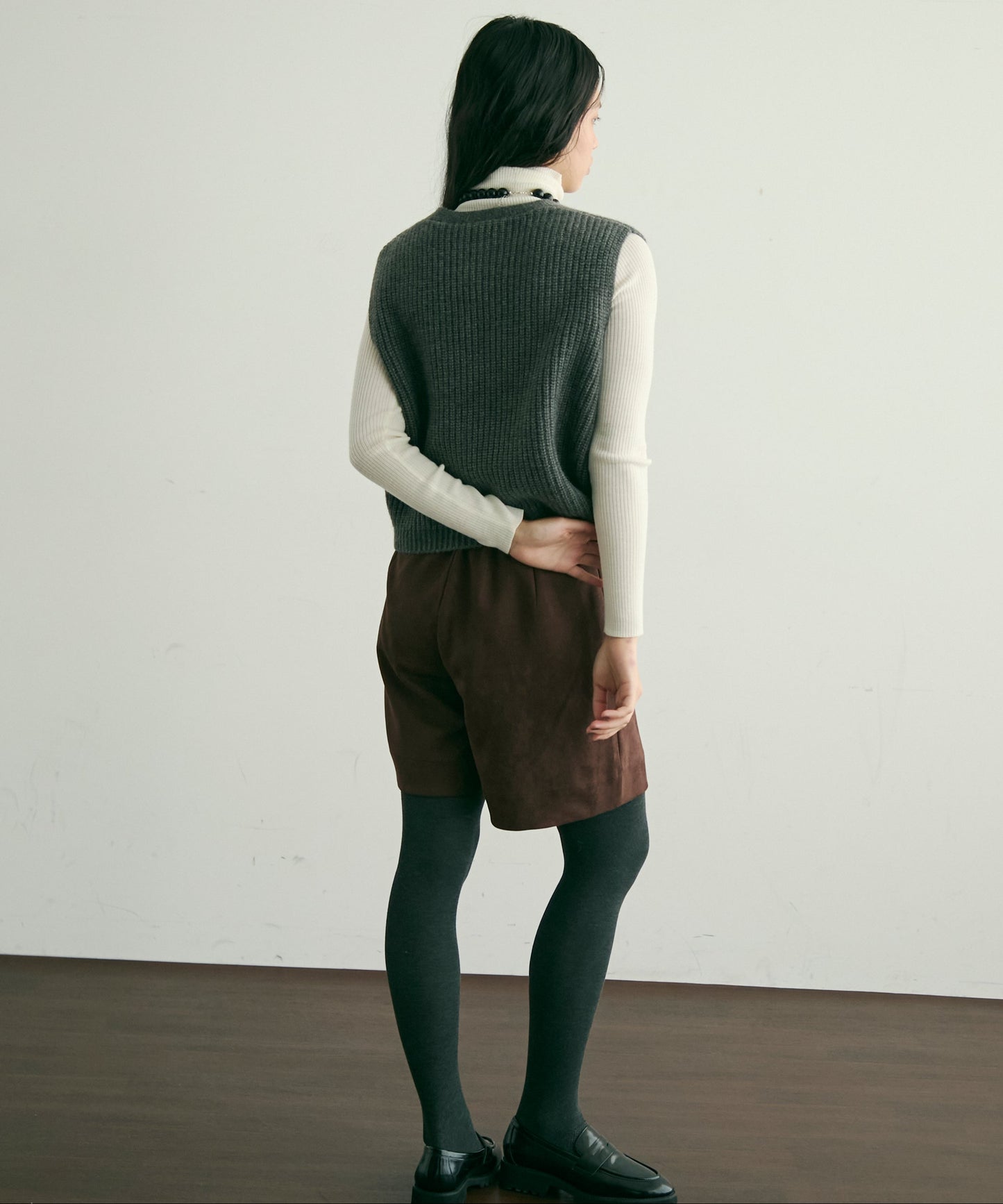 スエードライクタックハーフパンツ