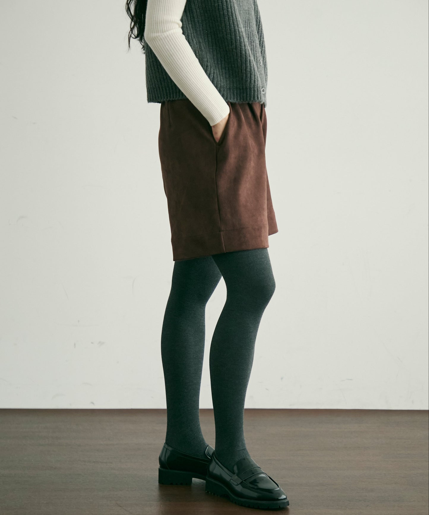 スエードライクタックハーフパンツ