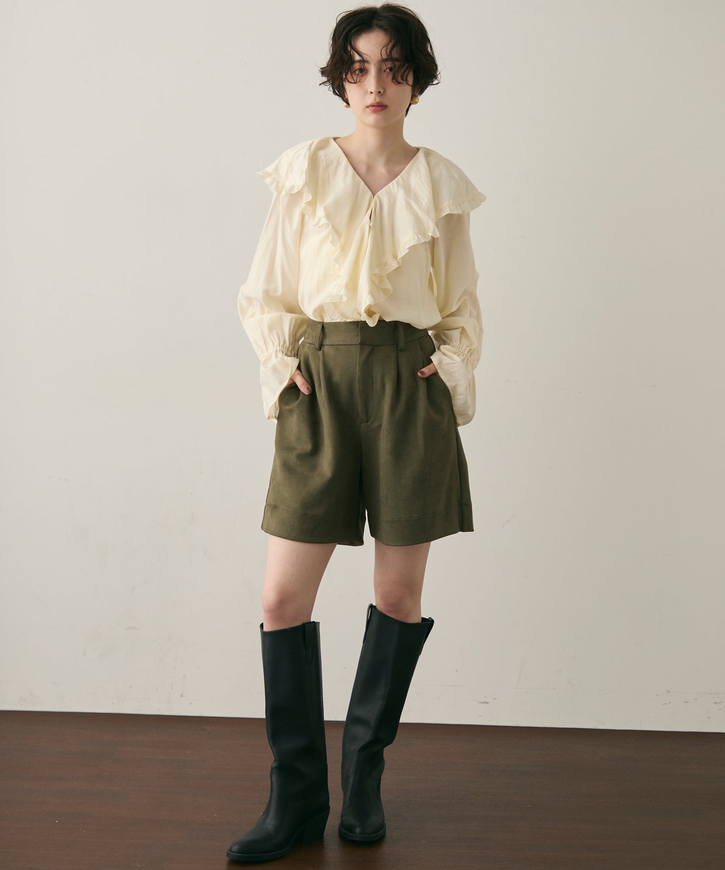 スエードライクタックハーフパンツ