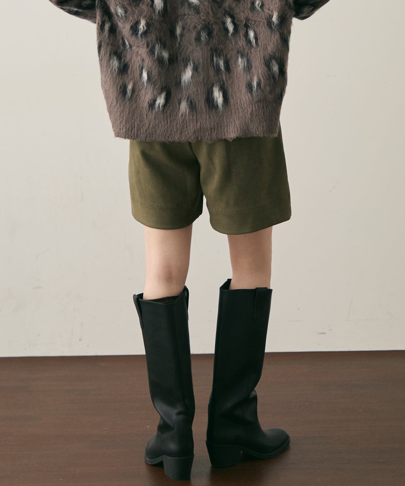 スエードライクタックハーフパンツ