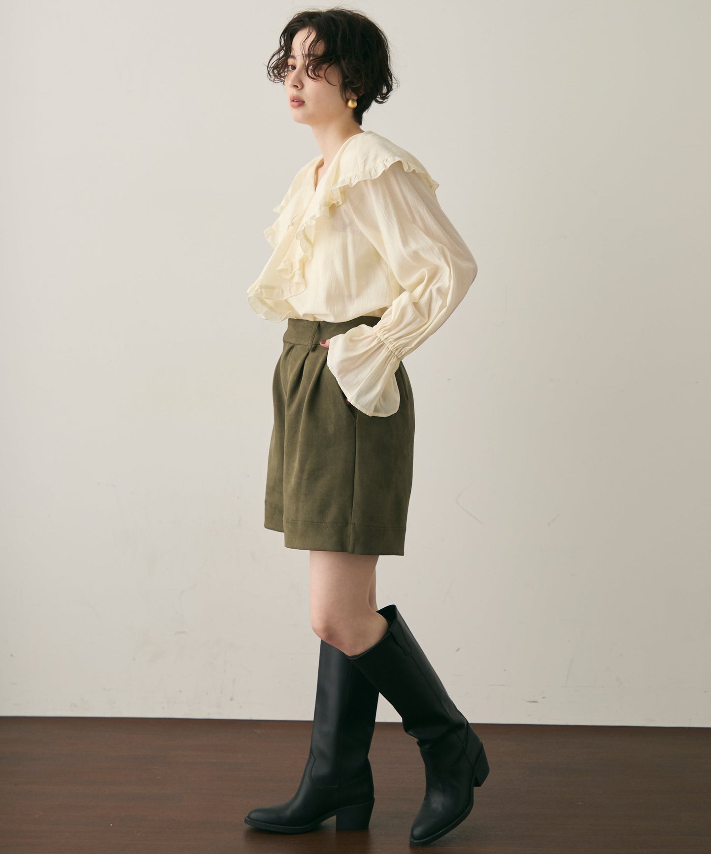 スエードライクタックハーフパンツ