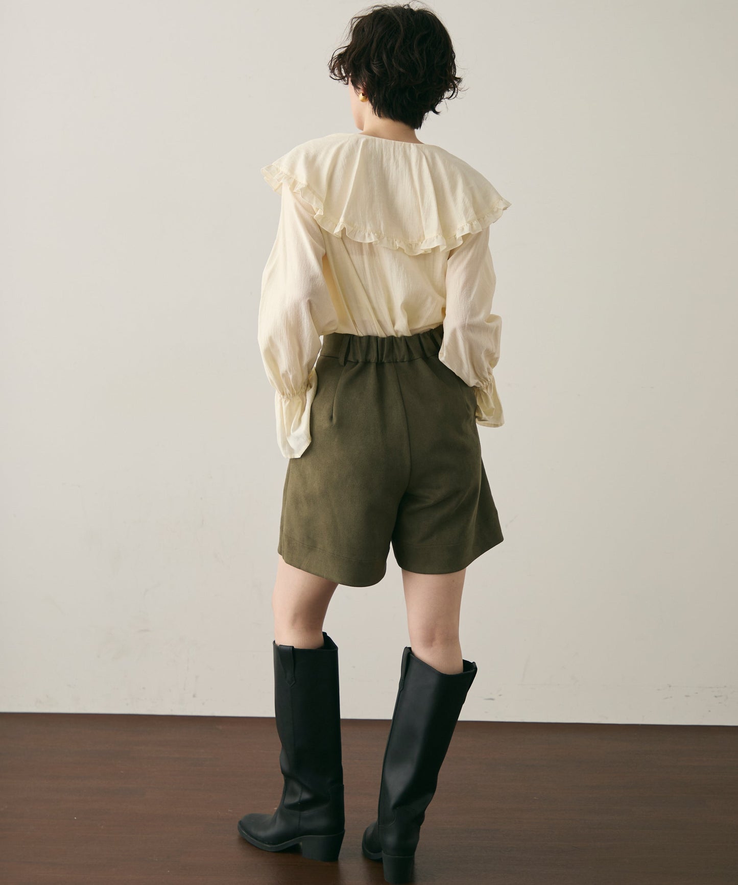 スエードライクタックハーフパンツ