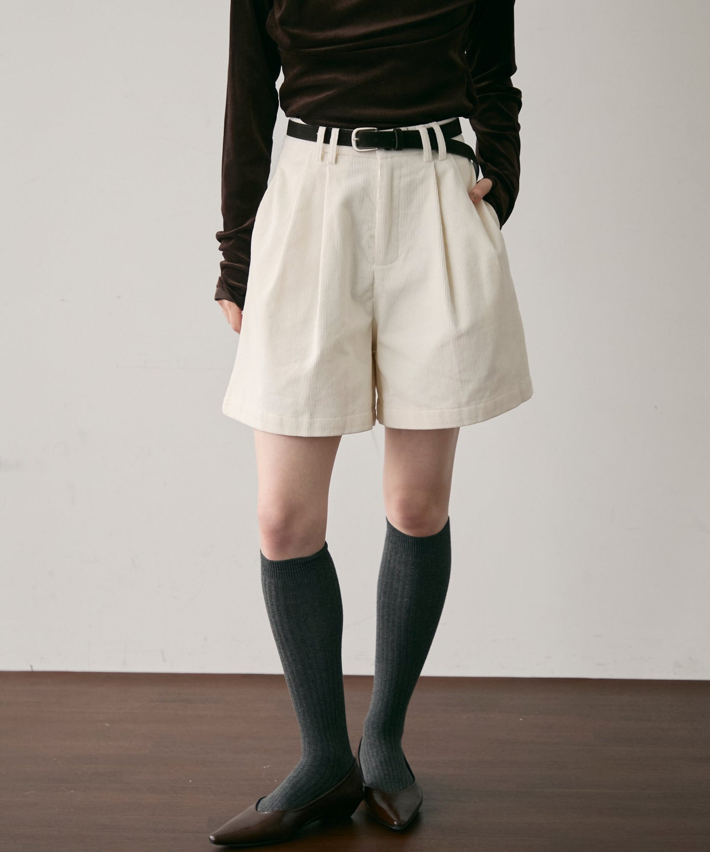 ベルト付きコーデュロイショートパンツ