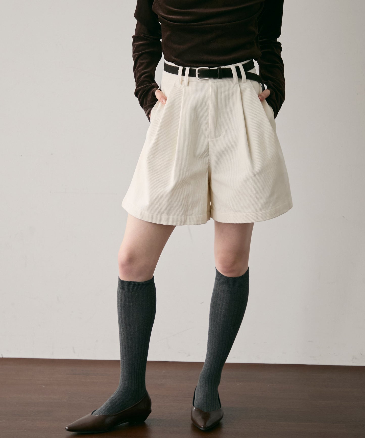 ベルト付きコーデュロイショートパンツ