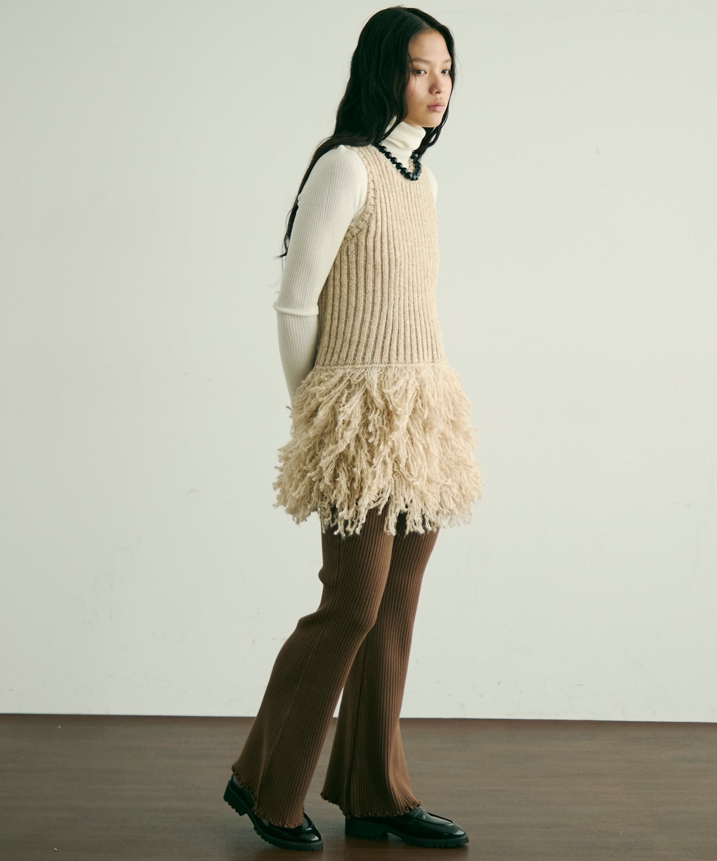 リブ編みニットフレアーシルエットパンツ