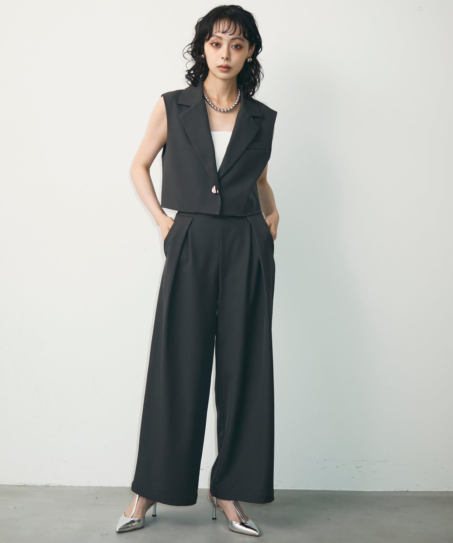 ショートジレ+タックパンツセットアップ