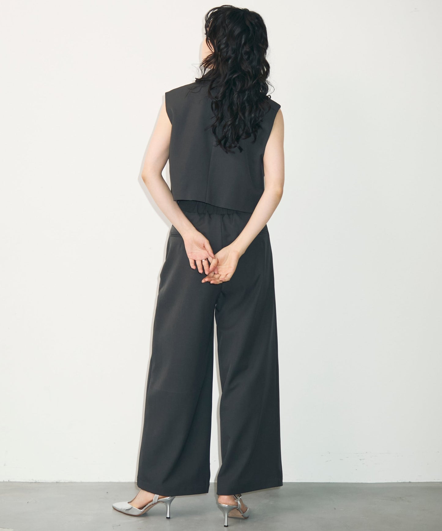 ショートジレ+タックパンツセットアップ