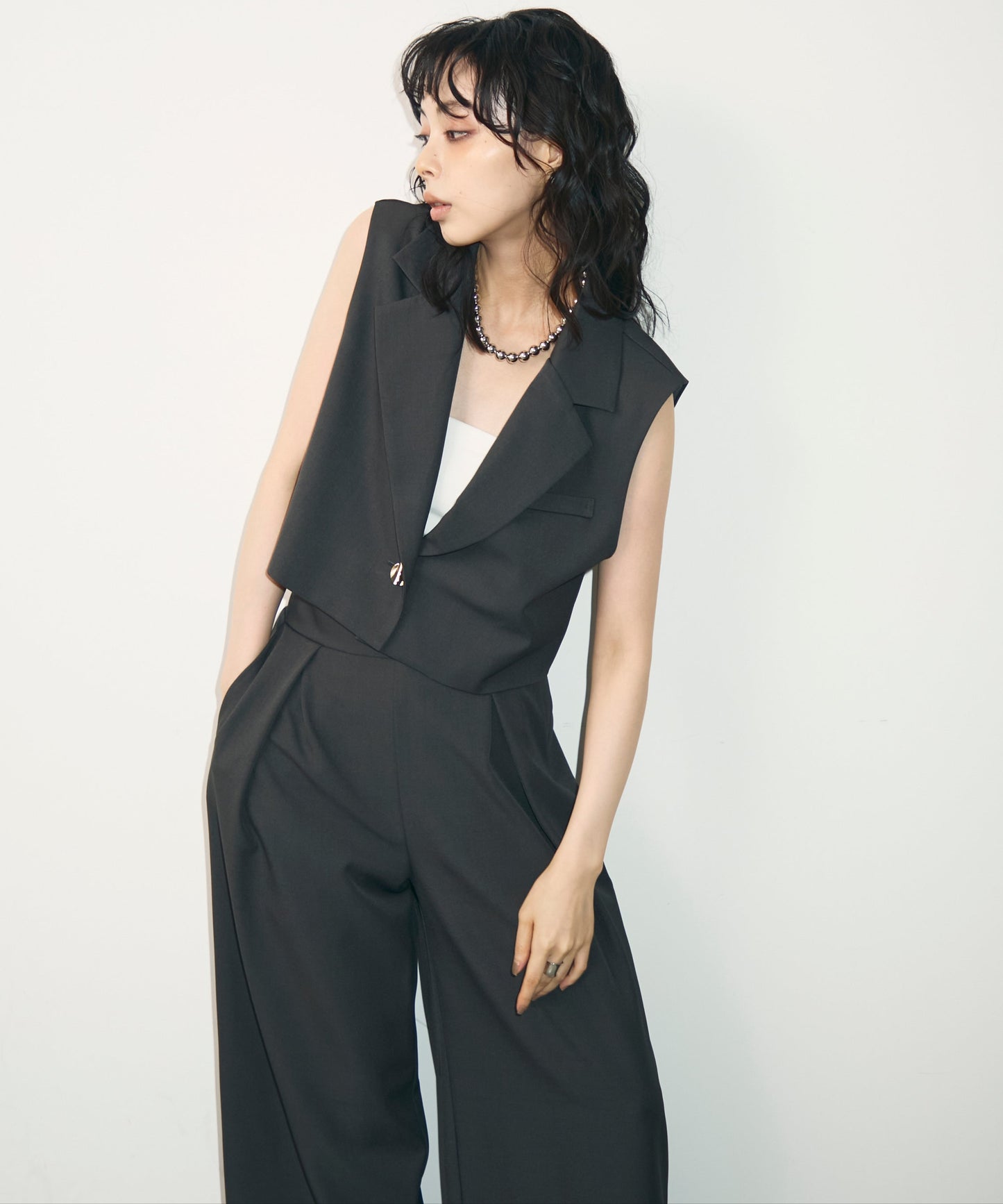 ショートジレ+タックパンツセットアップ