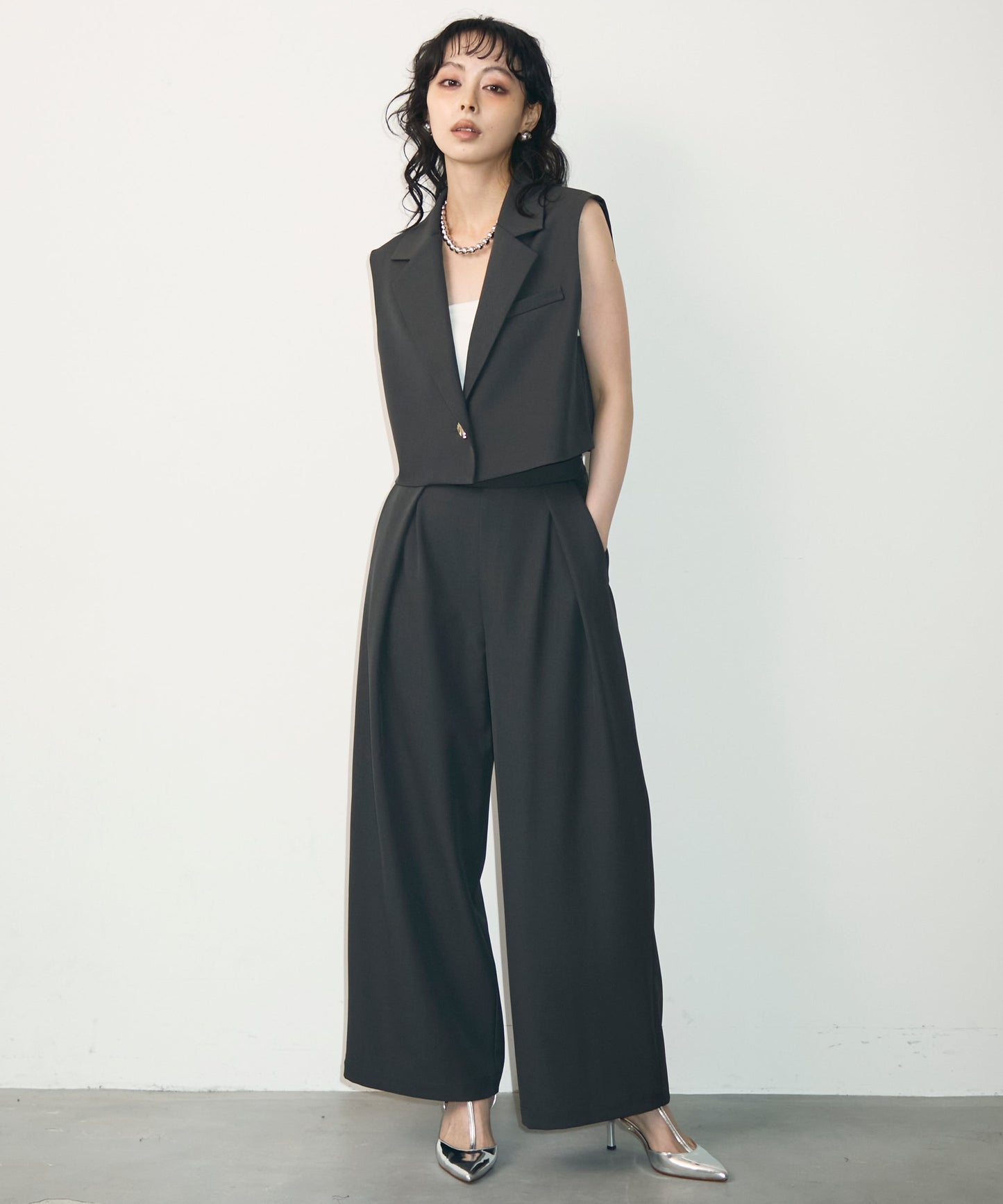 ショートジレ+タックパンツセットアップ