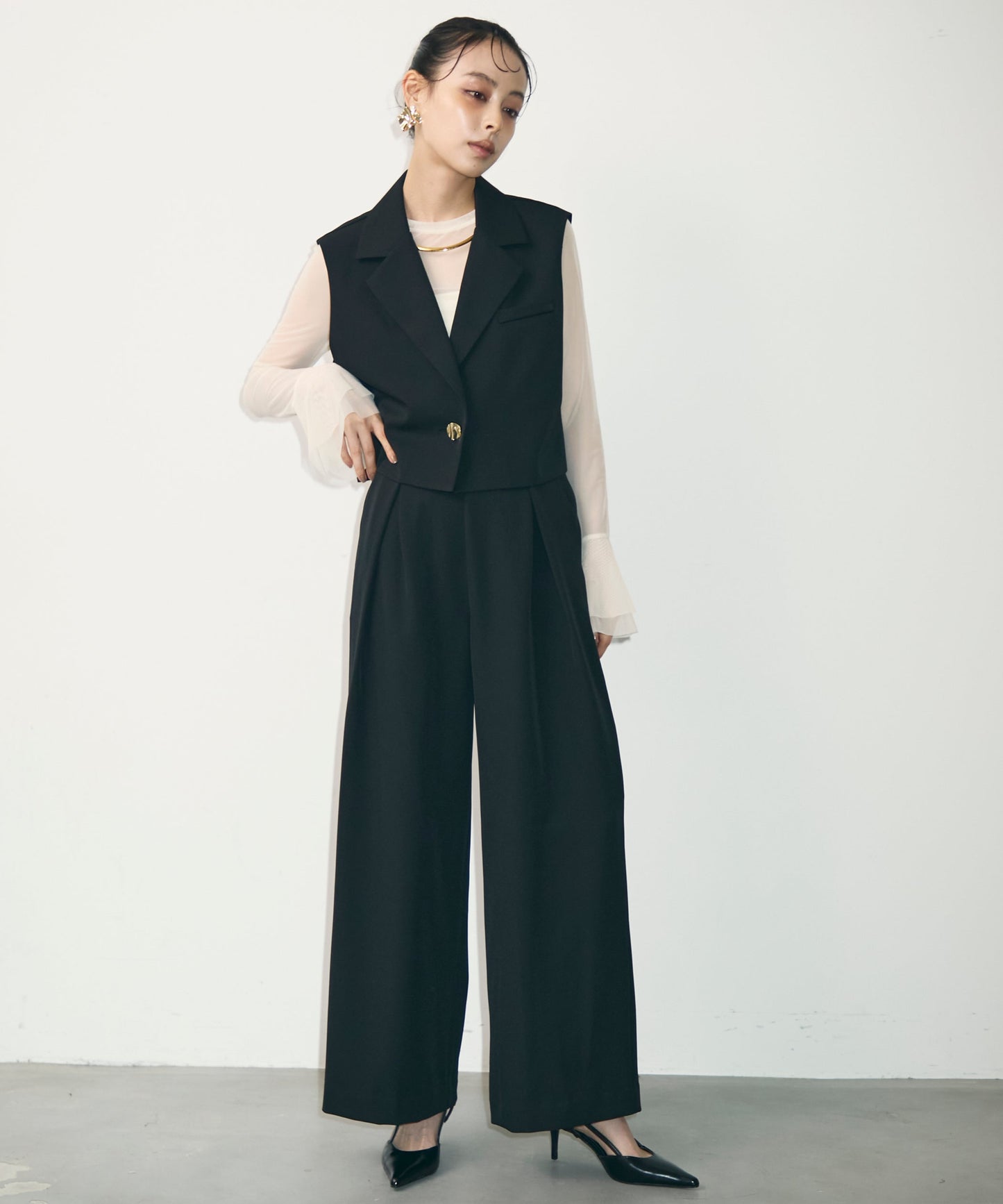 ショートジレ+タックパンツセットアップ