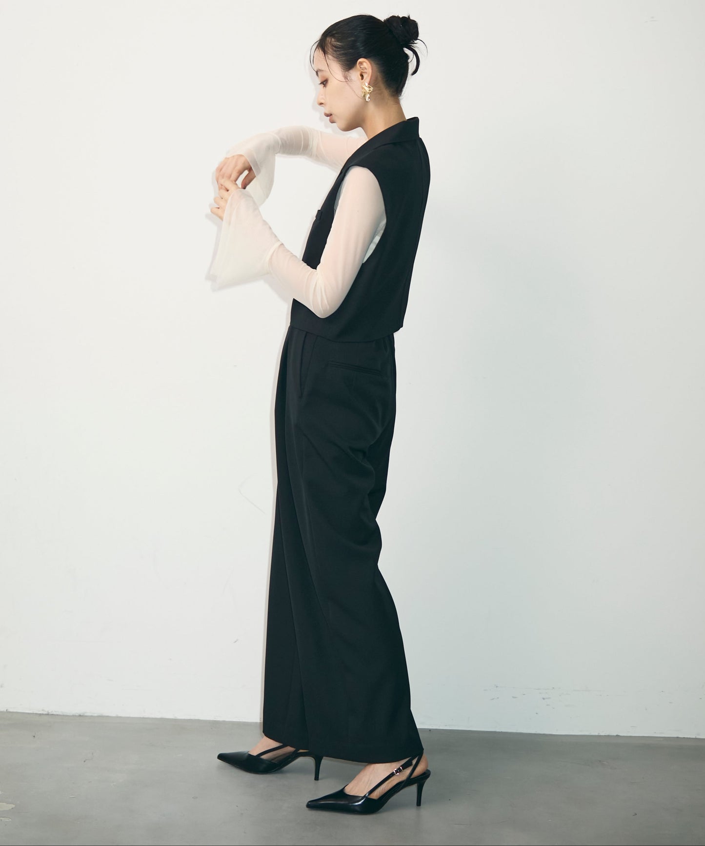 ショートジレ+タックパンツセットアップ
