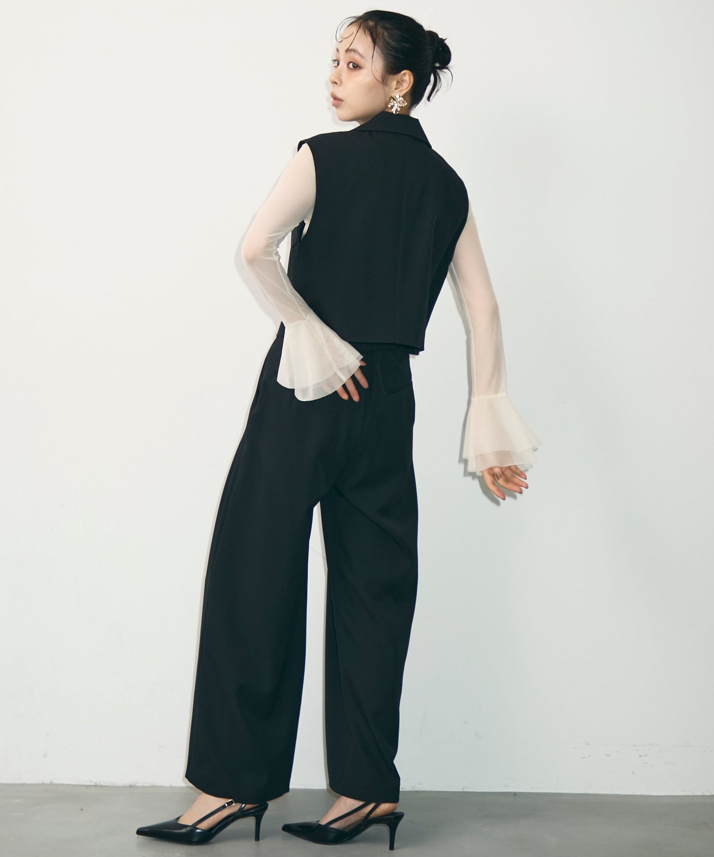 ショートジレ+タックパンツセットアップ