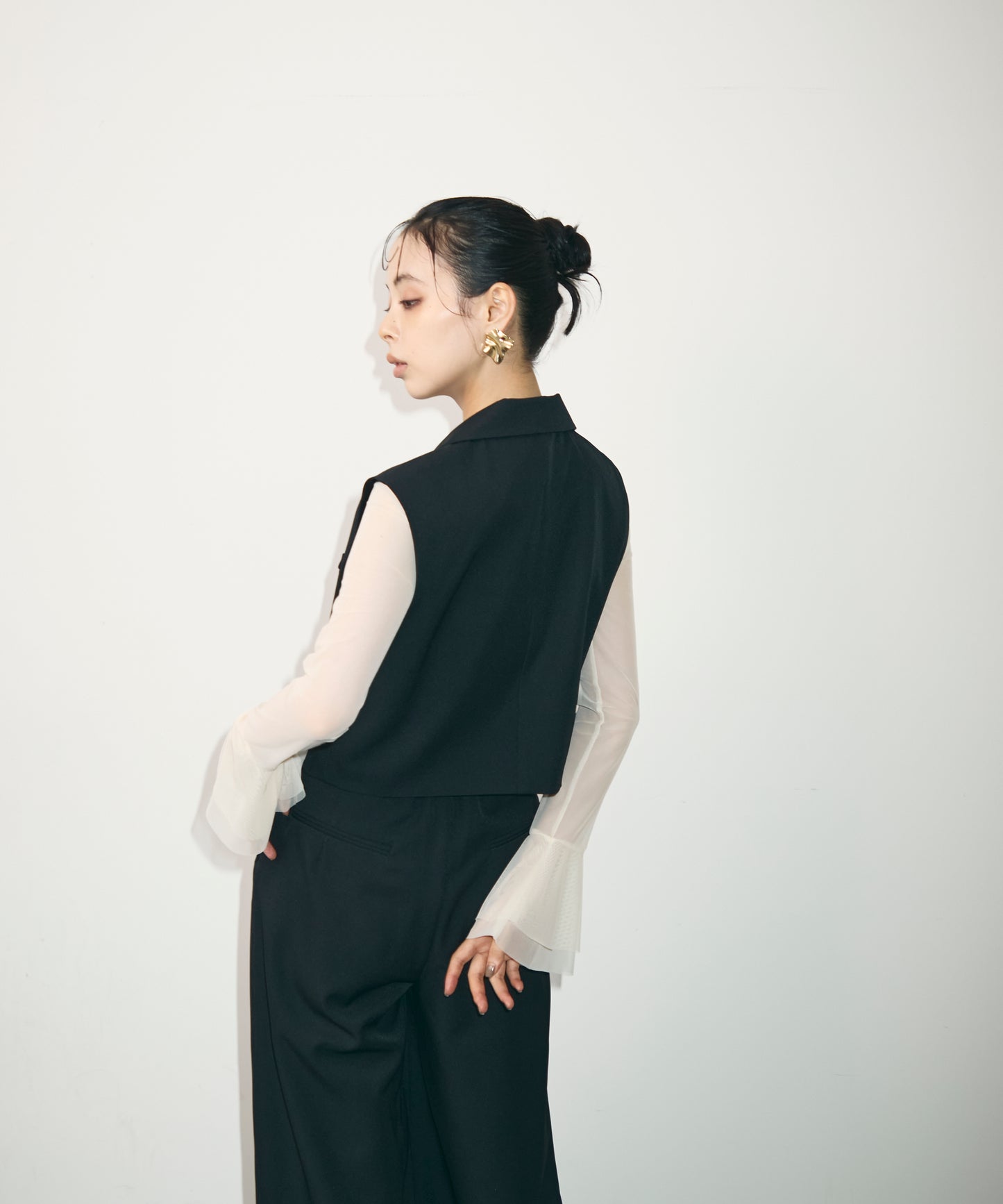 ショートジレ+タックパンツセットアップ