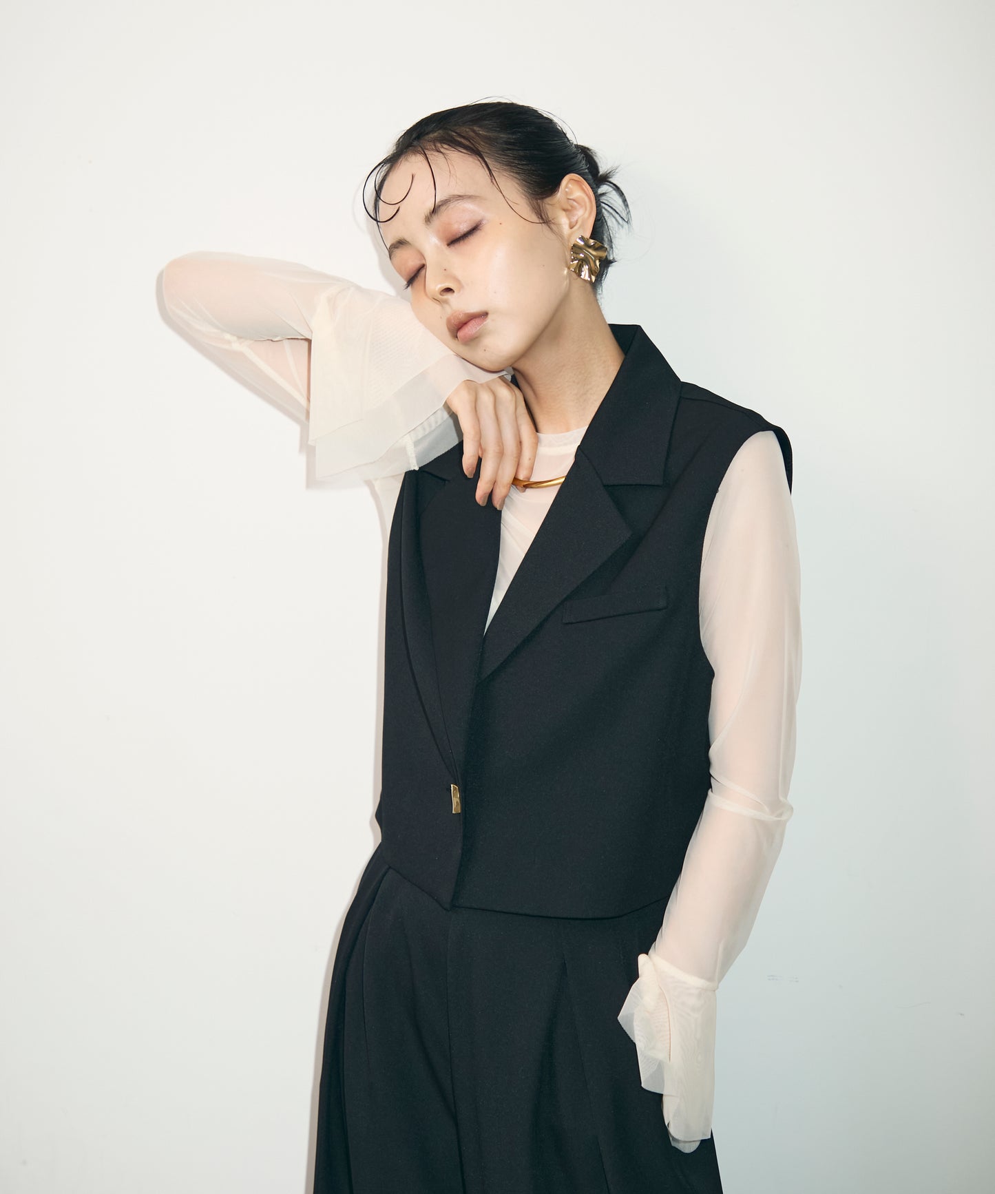 ショートジレ+タックパンツセットアップ