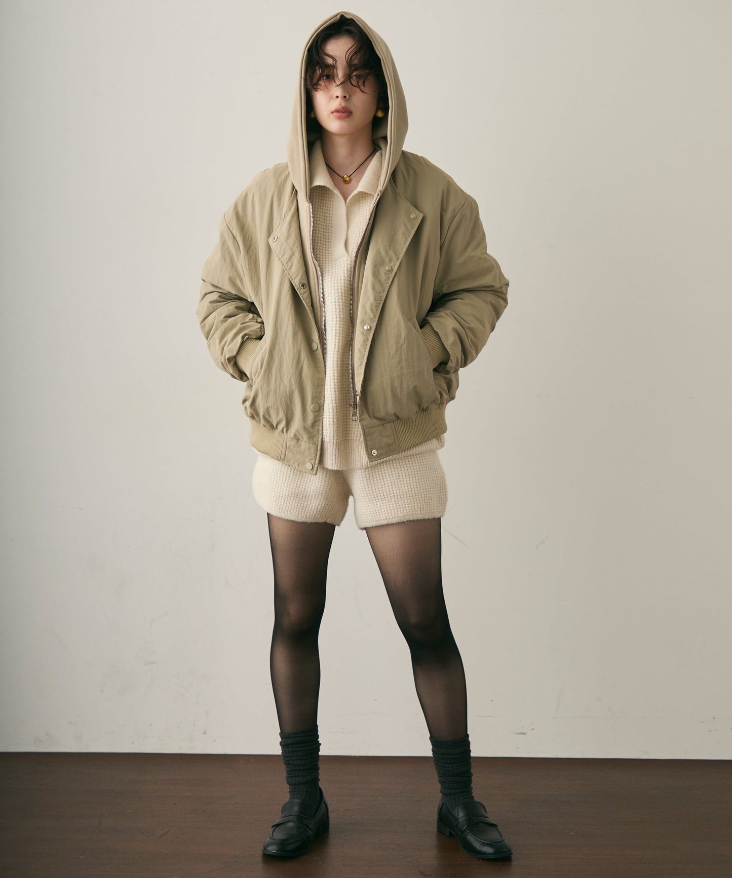 フェイクレイヤードフーデッドボンバージャケット