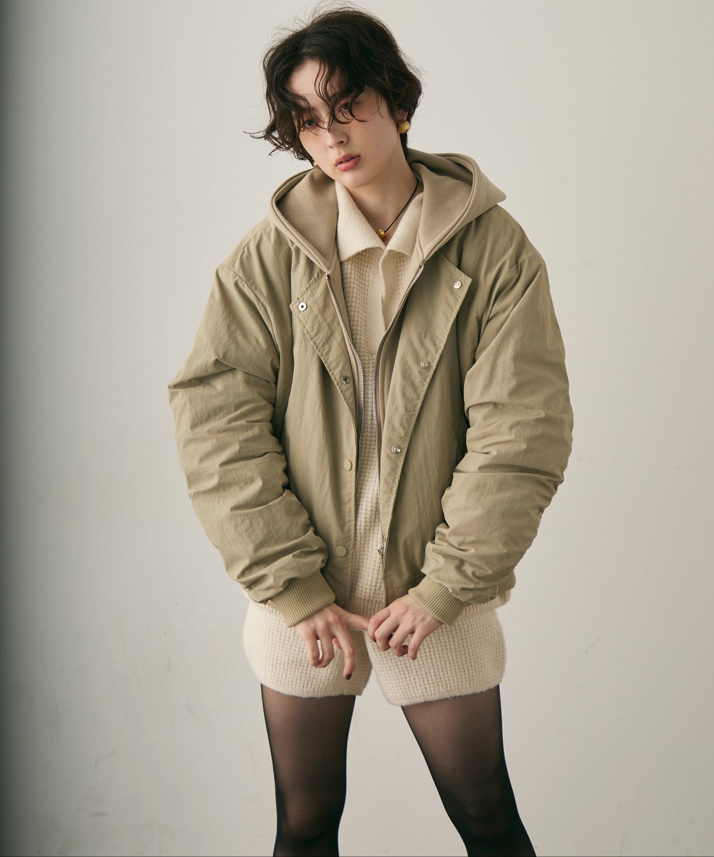 フェイクレイヤードフーデッドボンバージャケット