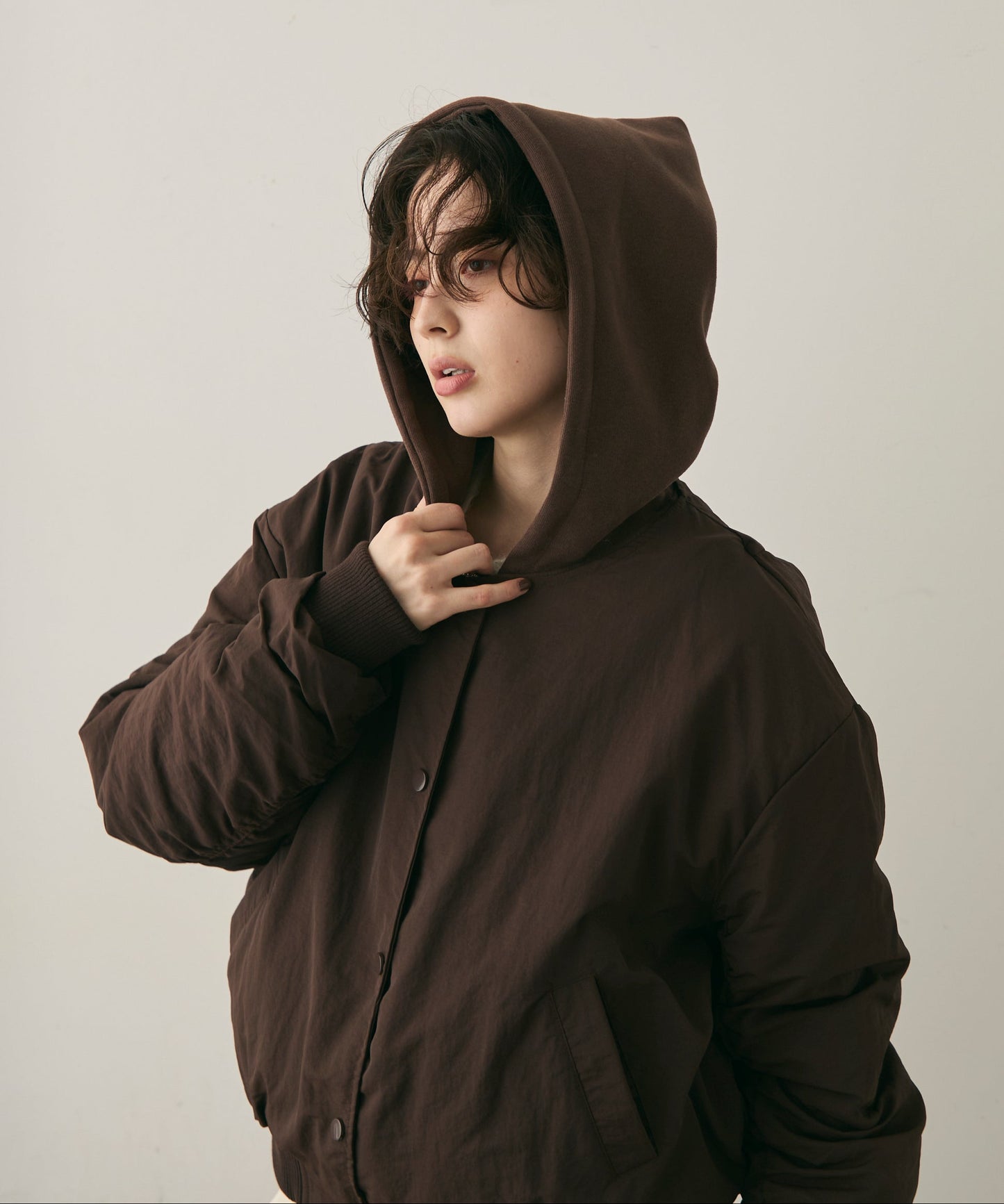 フェイクレイヤードフーデッドボンバージャケット