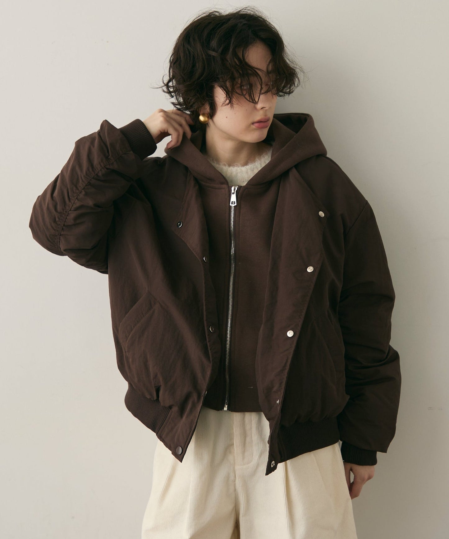 フェイクレイヤードフーデッドボンバージャケット