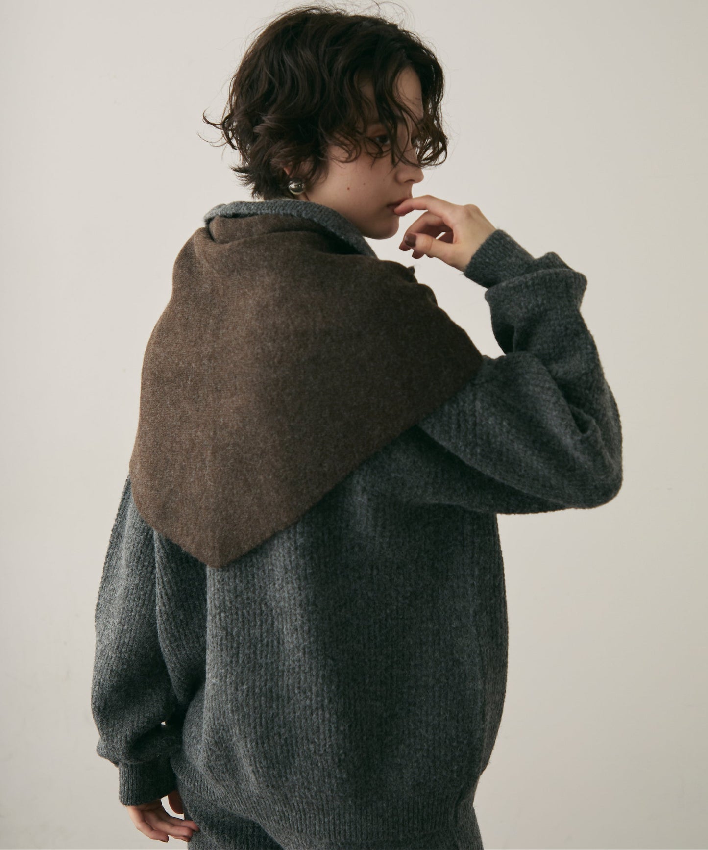 もちもちニットトライアングルスカーフ