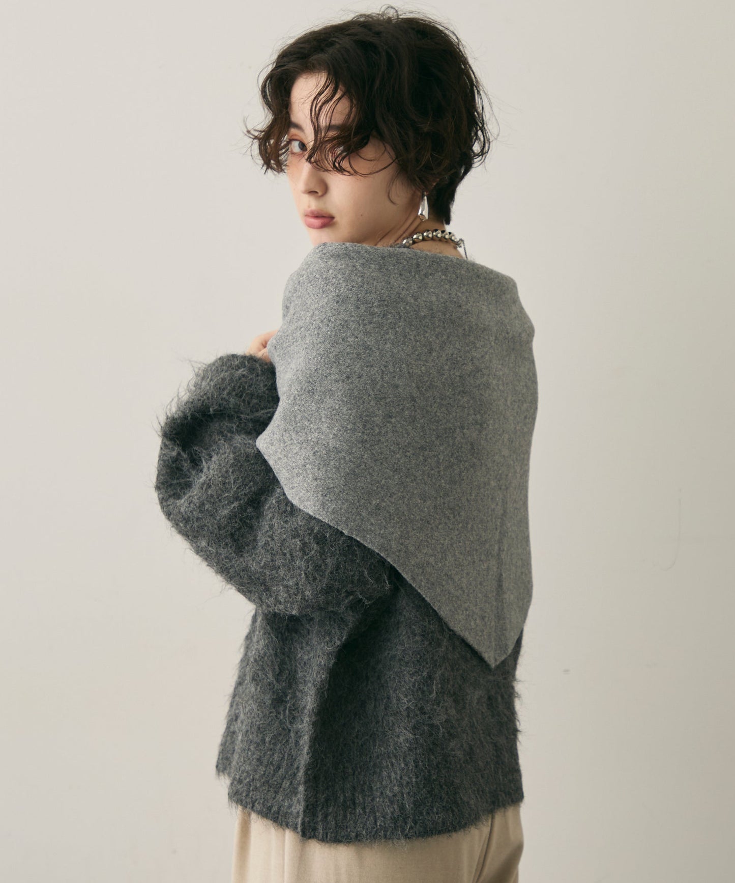 もちもちニットトライアングルスカーフ