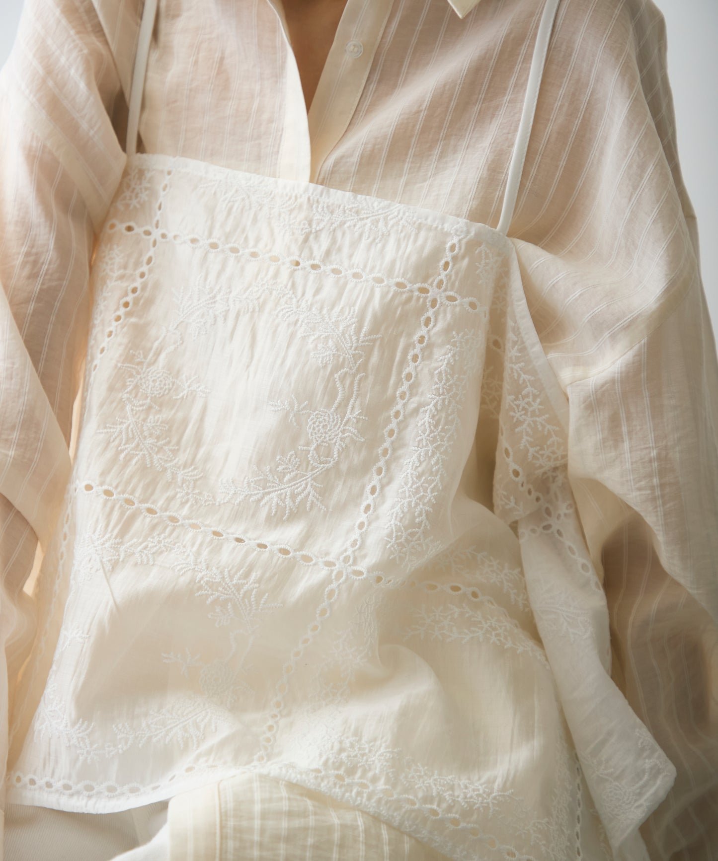 パッチワーク刺繍ランダムヘムキャミ