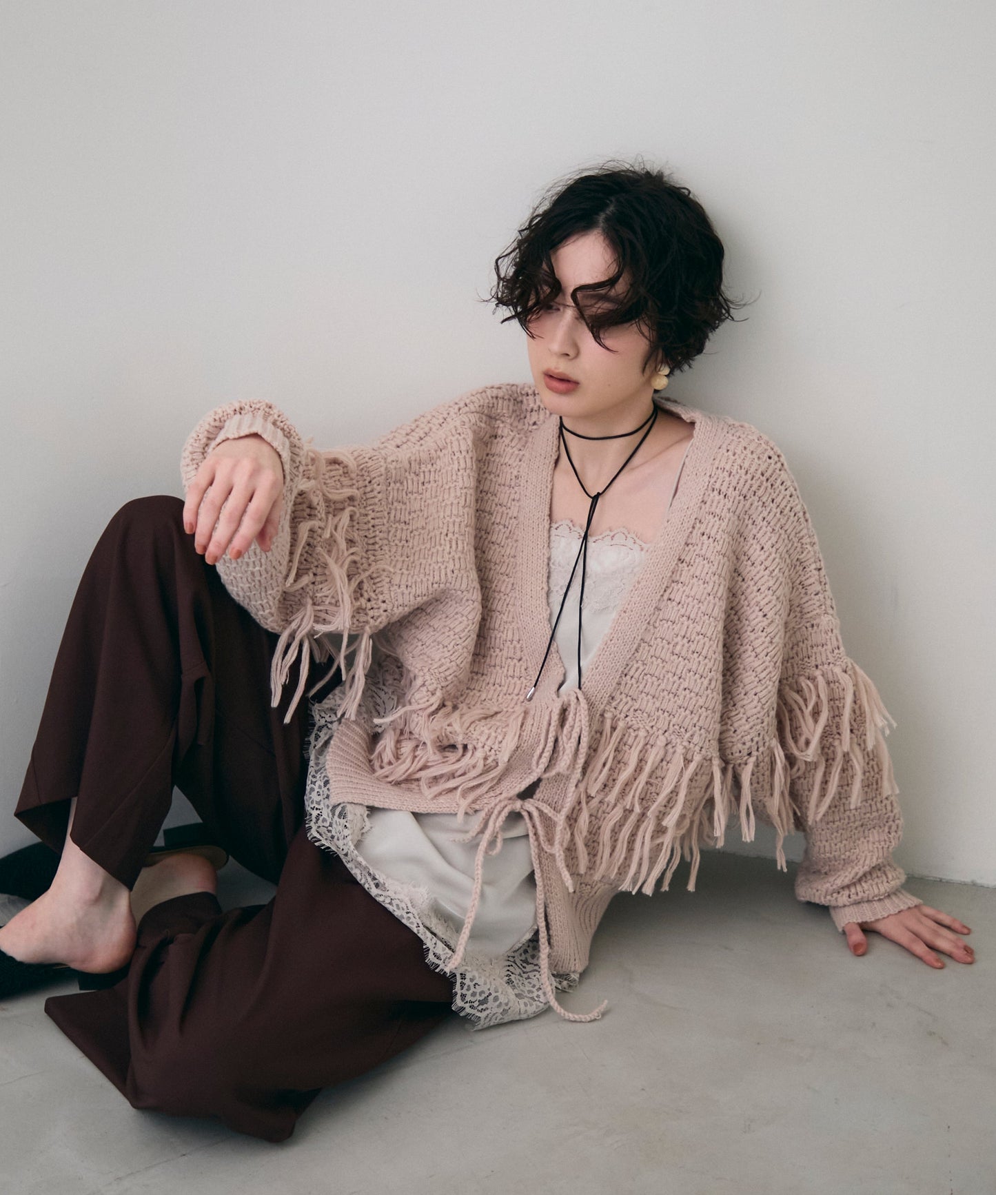タック編み裏使いフリンジカーディガン