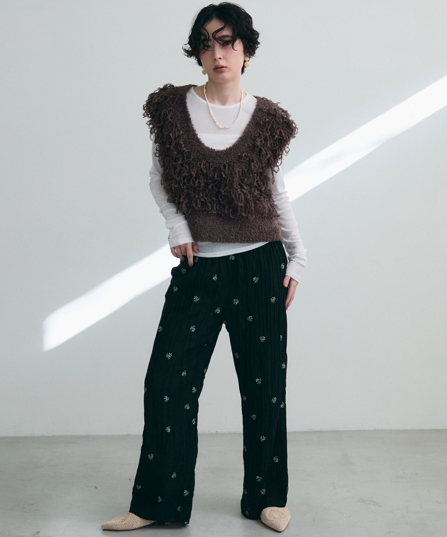 ループ編みUネックニットベスト