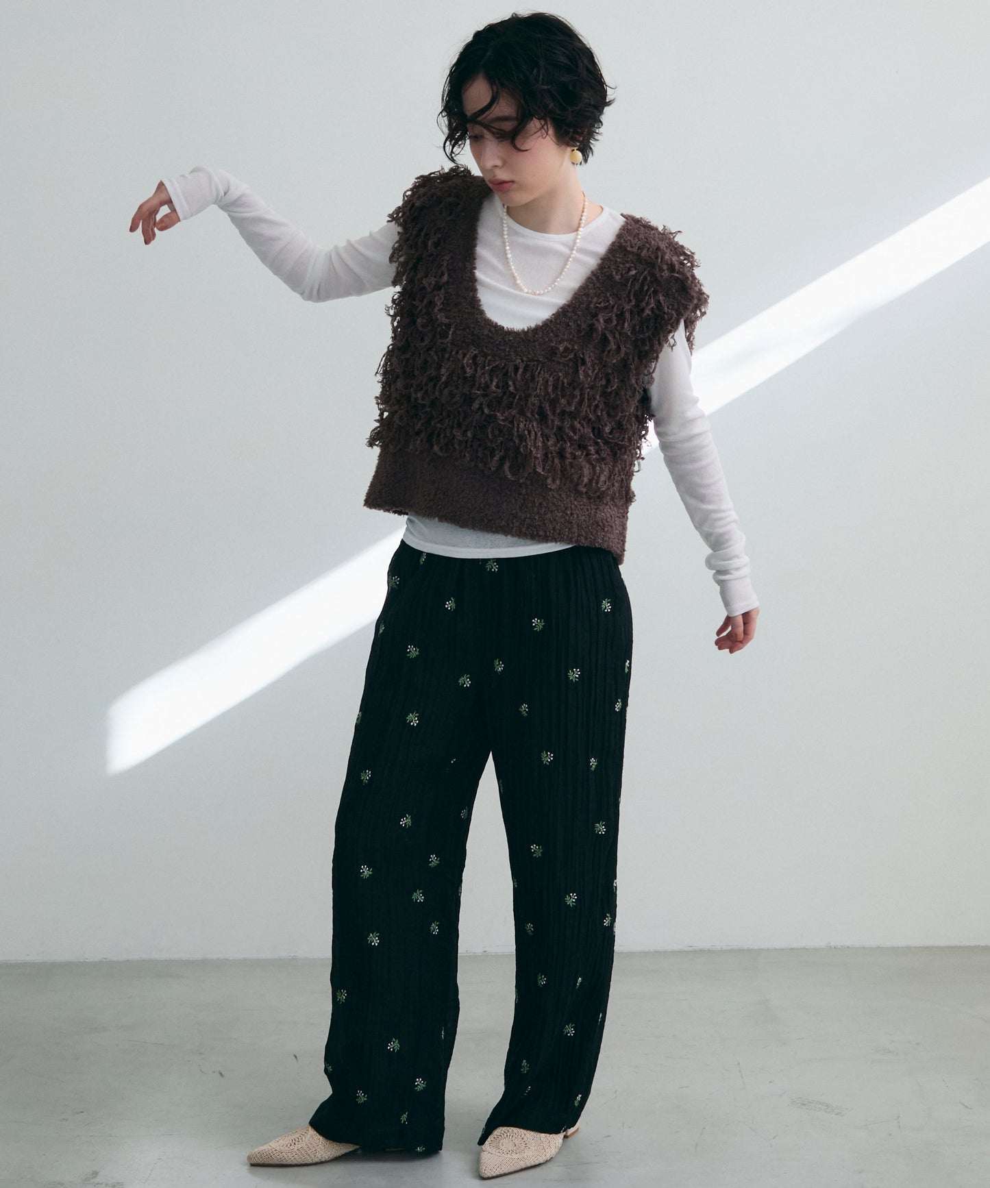 ループ編みUネックニットベスト