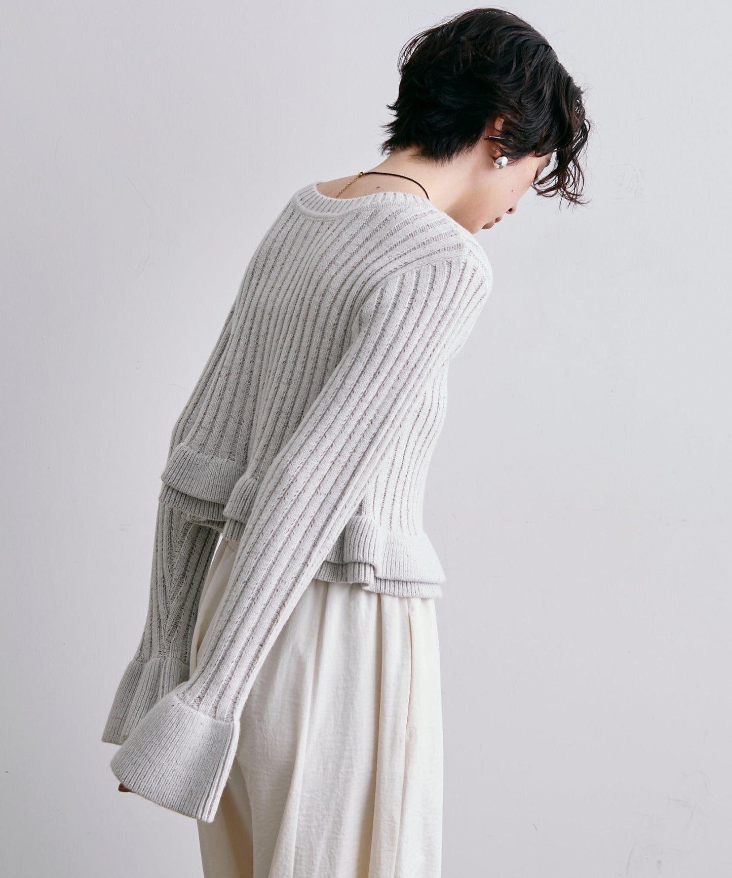 前後2WAYバルキーフリルヘムニットカーディガン