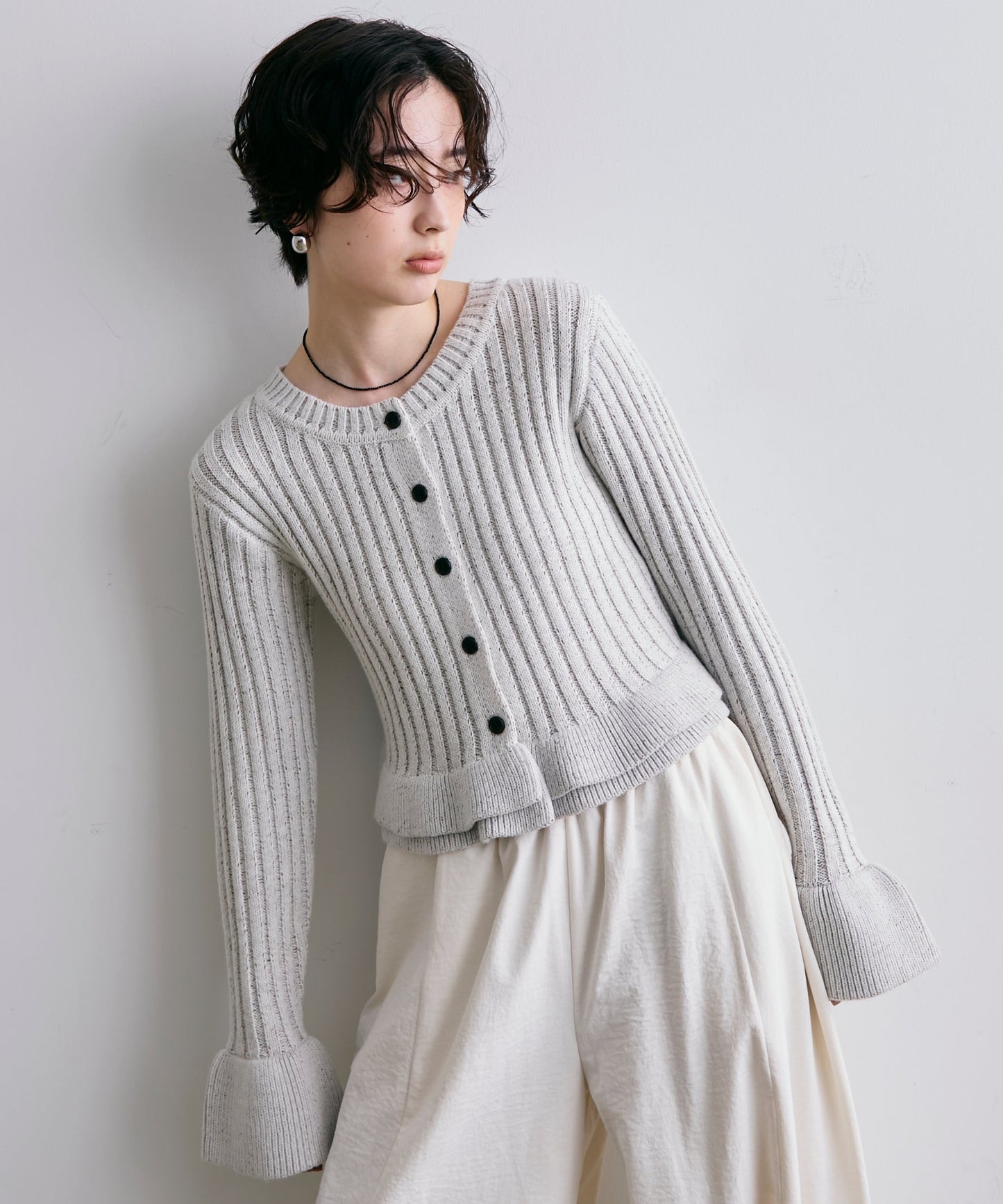 前後2WAYバルキーフリルヘムニットカーディガン