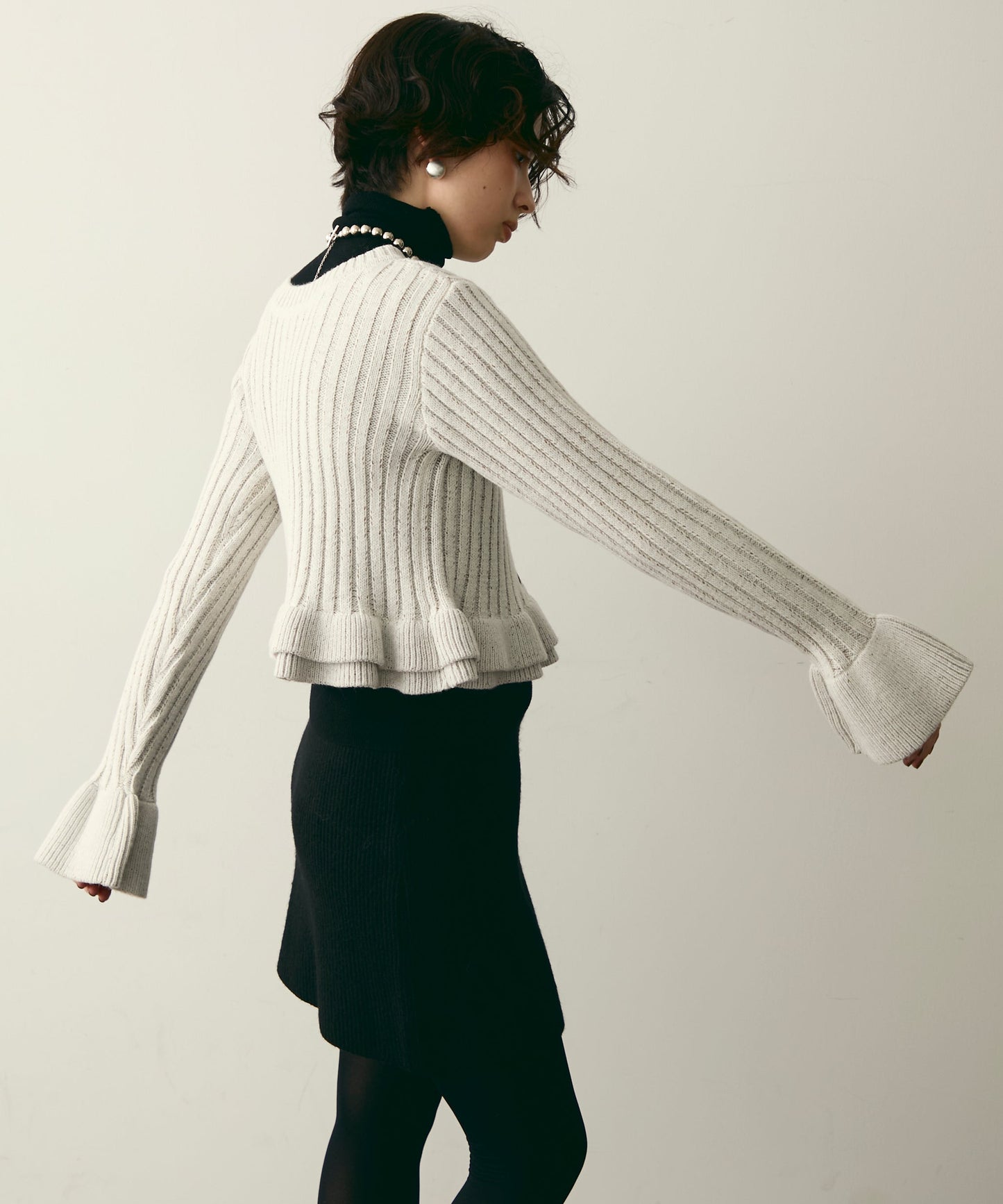 前後2WAYバルキーフリルヘムニットカーディガン