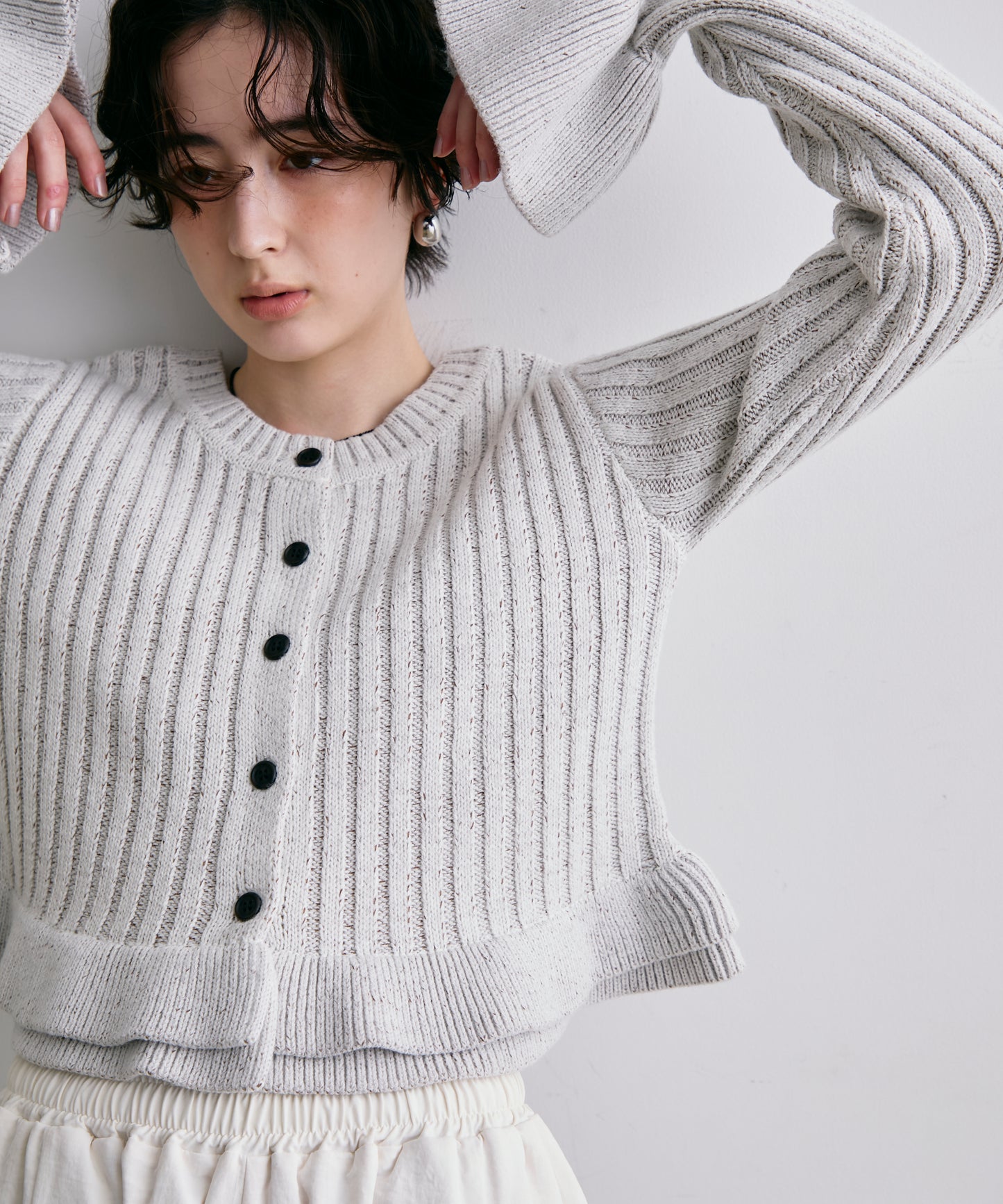 前後2WAYバルキーフリルヘムニットカーディガン