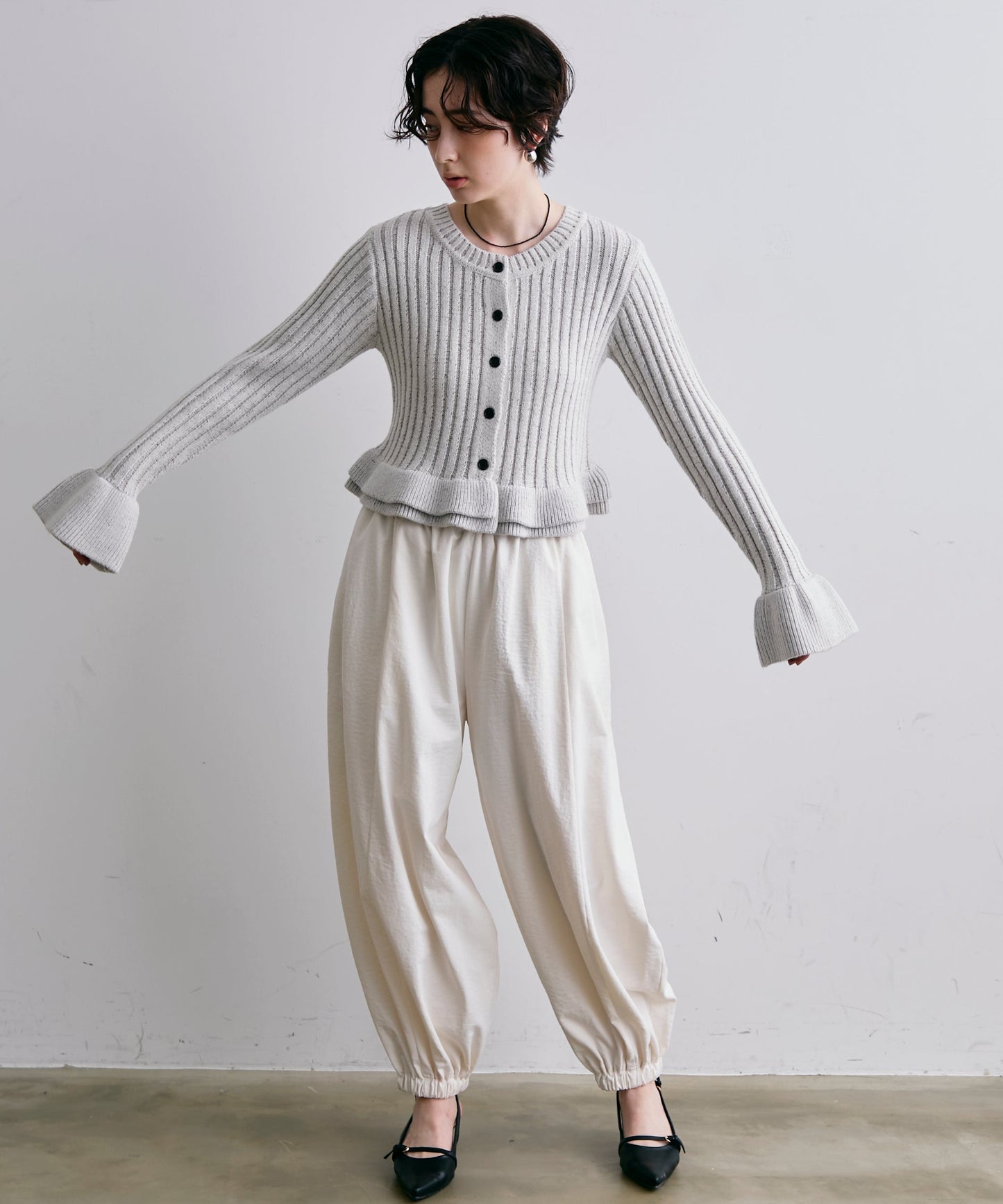 前後2WAYバルキーフリルヘムニットカーディガン