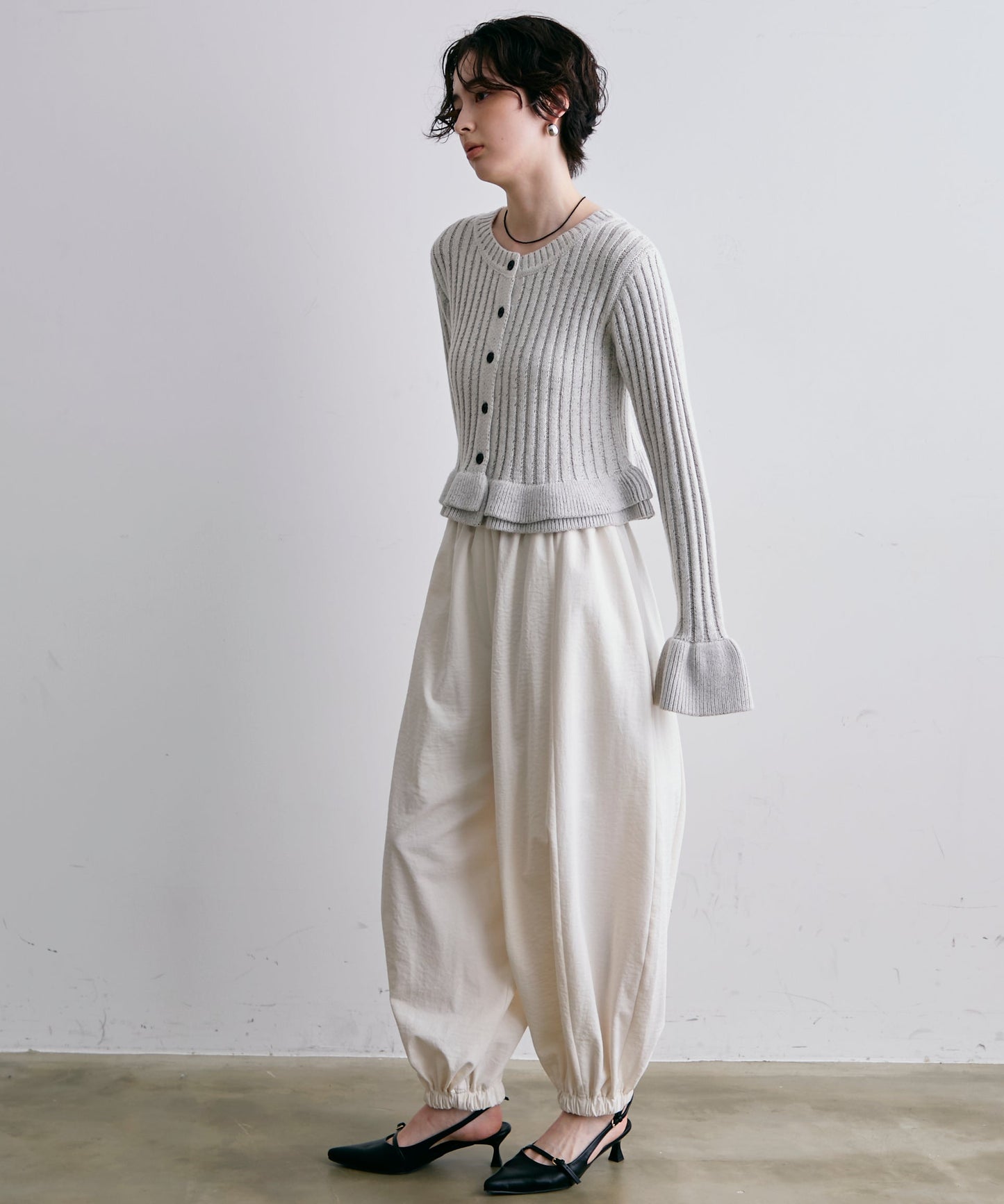 前後2WAYバルキーフリルヘムニットカーディガン