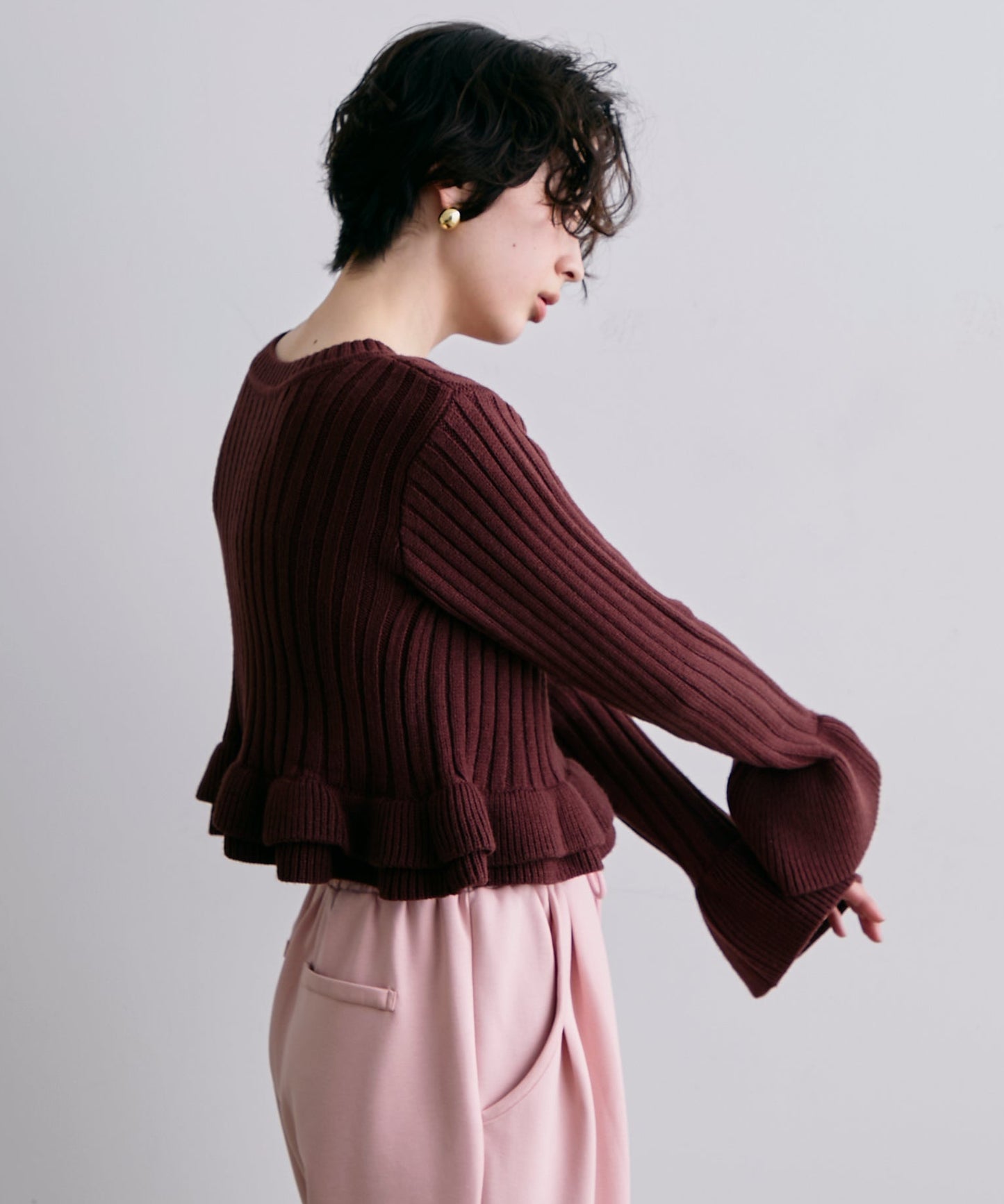 前後2WAYバルキーフリルヘムニットカーディガン