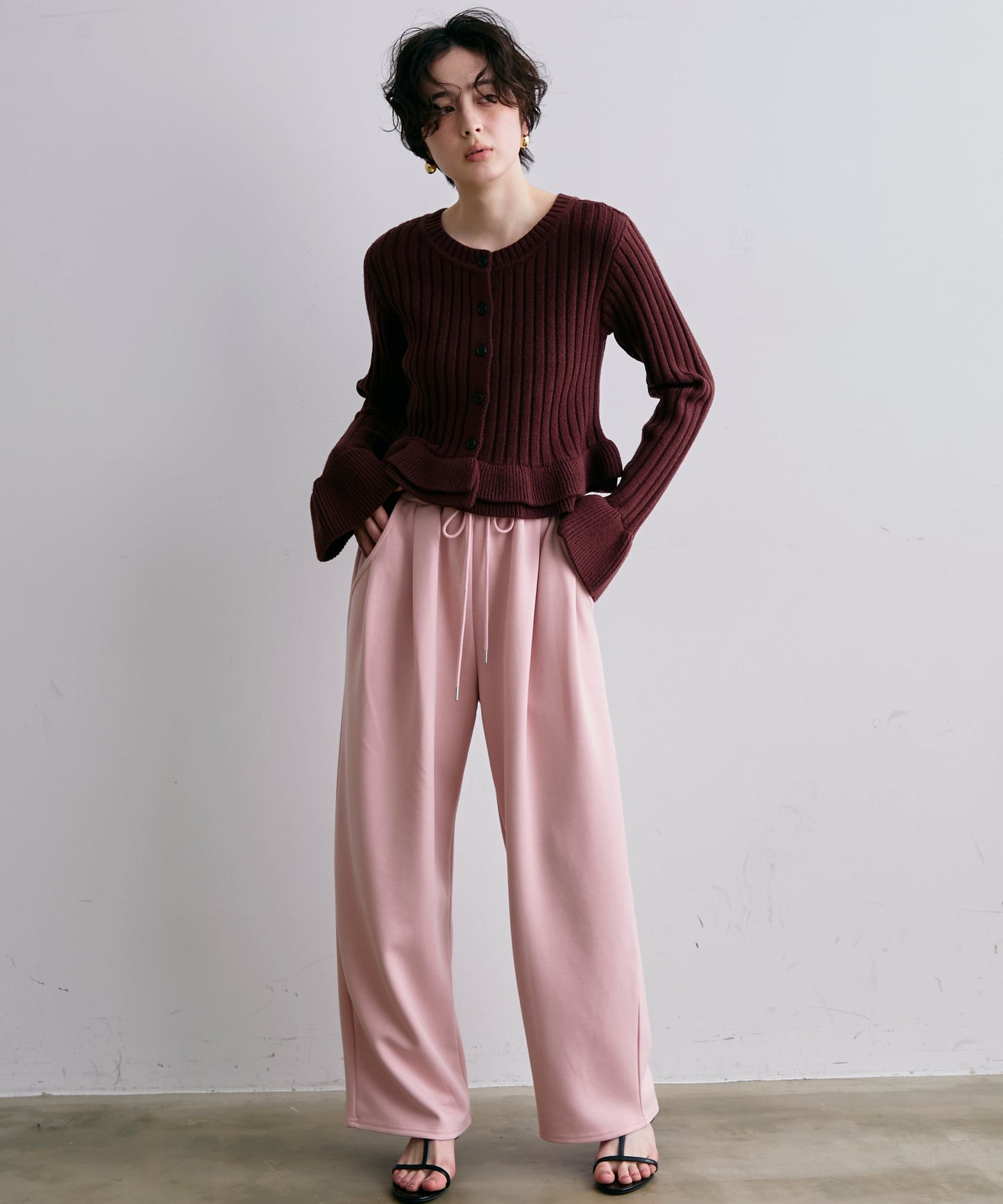 前後2WAYバルキーフリルヘムニットカーディガン