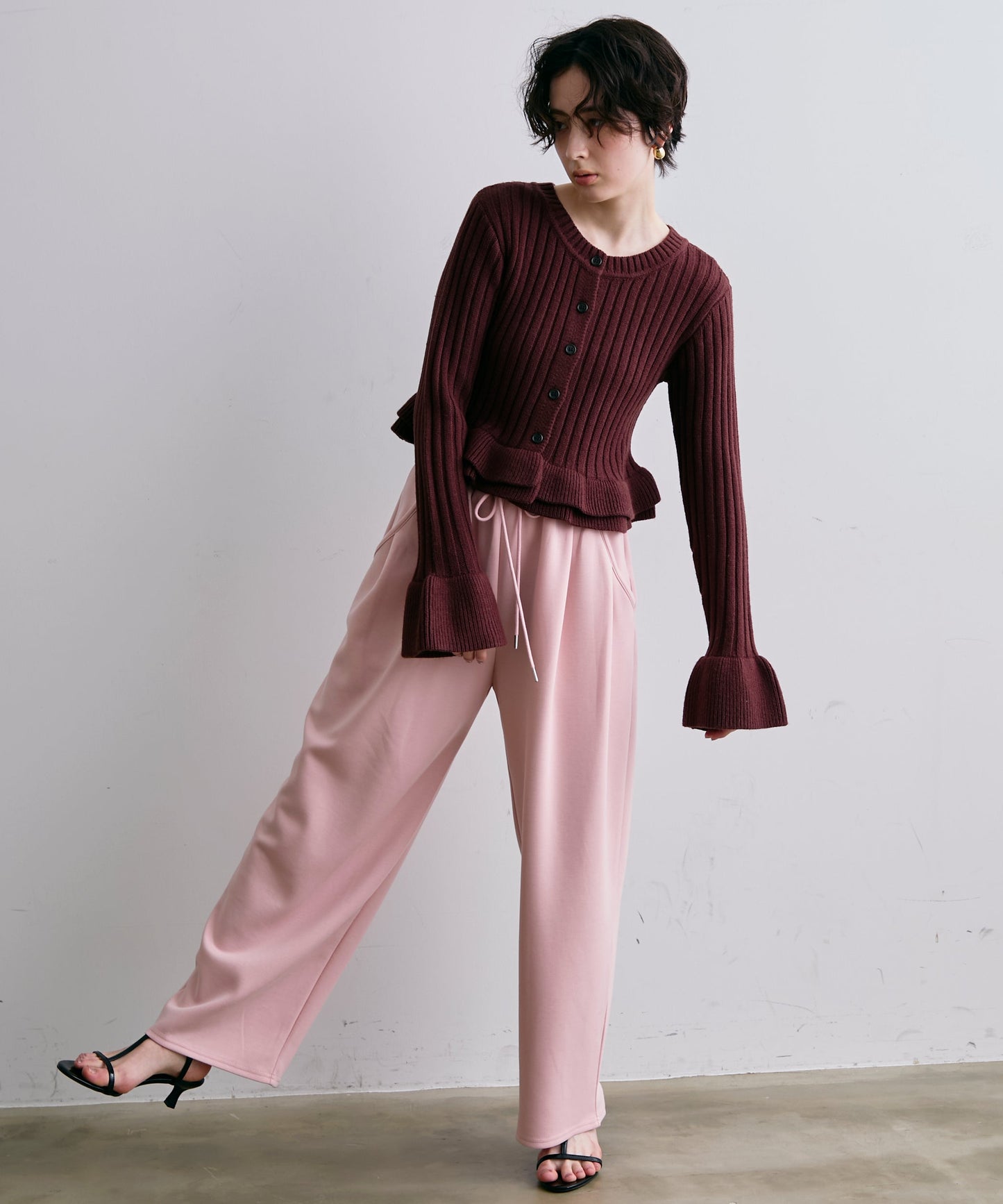 前後2WAYバルキーフリルヘムニットカーディガン