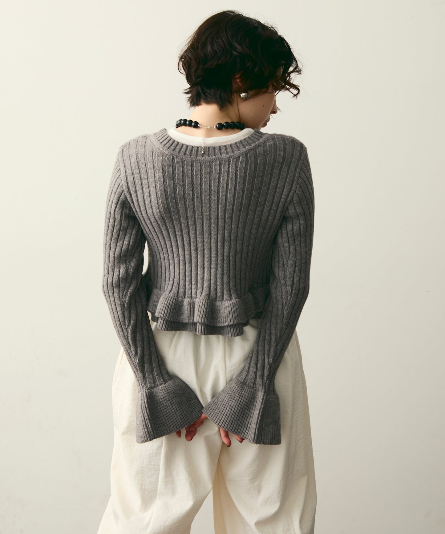 前後2WAYバルキーフリルヘムニットカーディガン