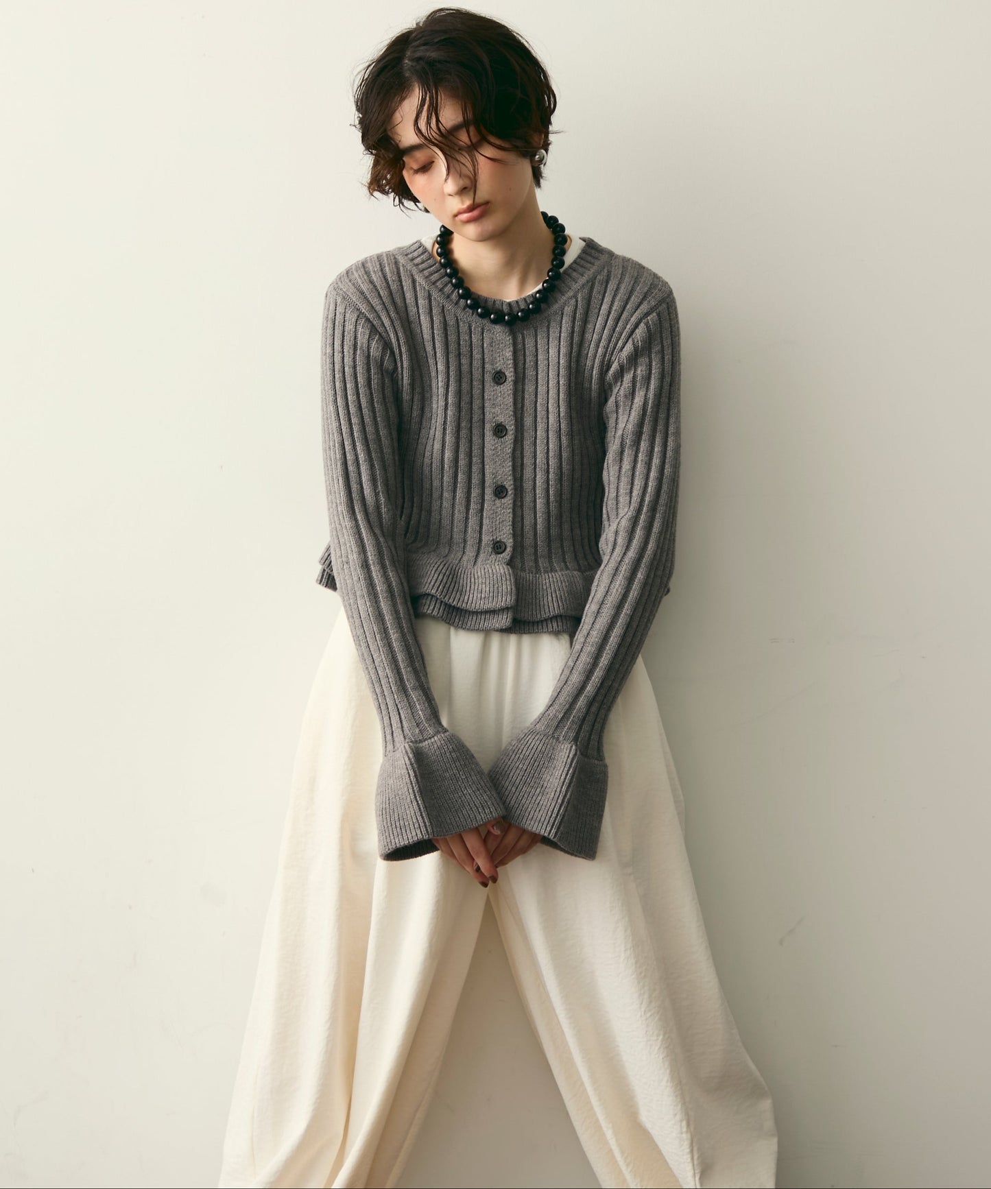 前後2WAYバルキーフリルヘムニットカーディガン