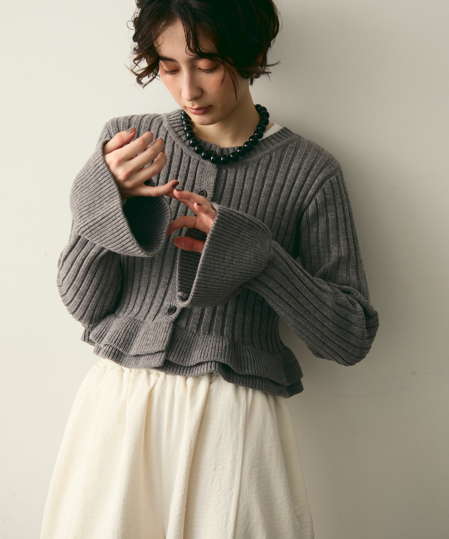 前後2WAYバルキーフリルヘムニットカーディガン