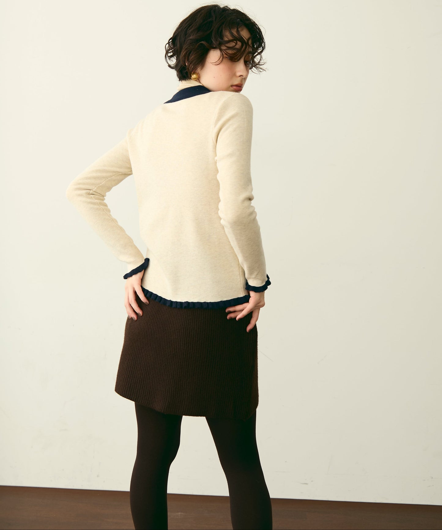 バイカラーポロ襟フリルヘムニットプルオーバー