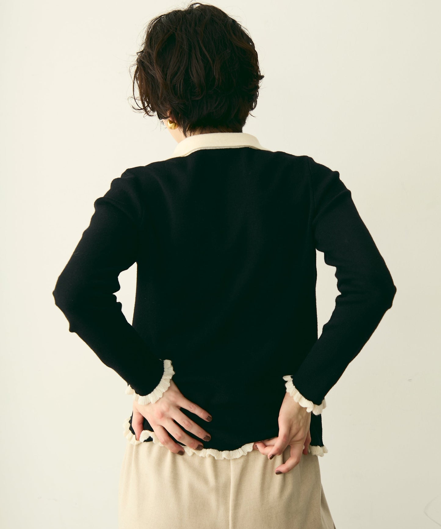 バイカラーポロ襟フリルヘムニットプルオーバー