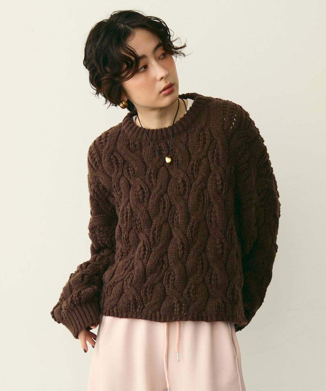 ケーブルローゲージニット