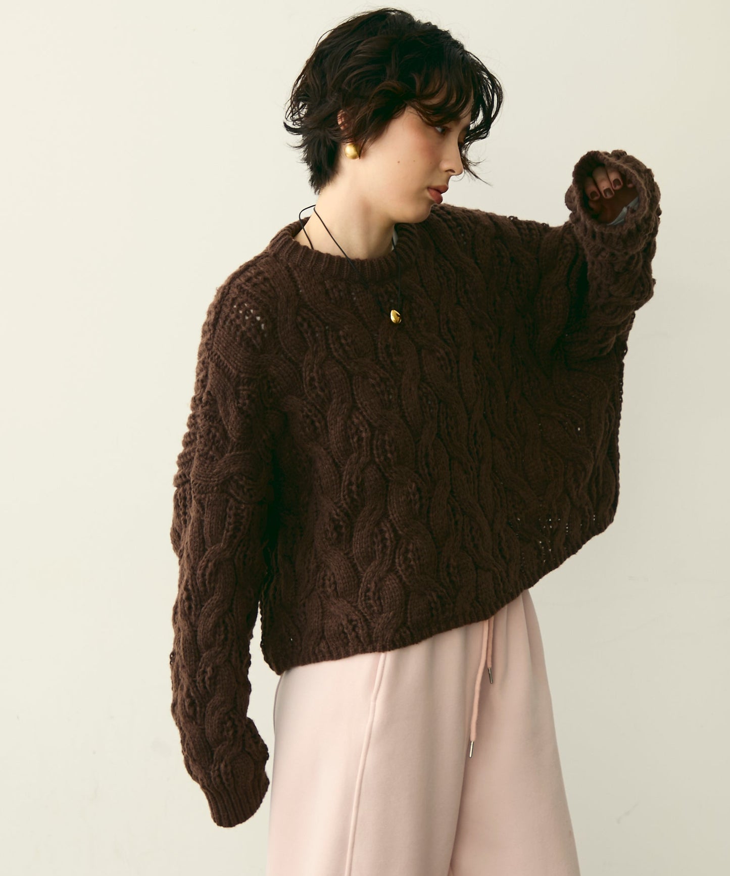 ケーブルローゲージニット