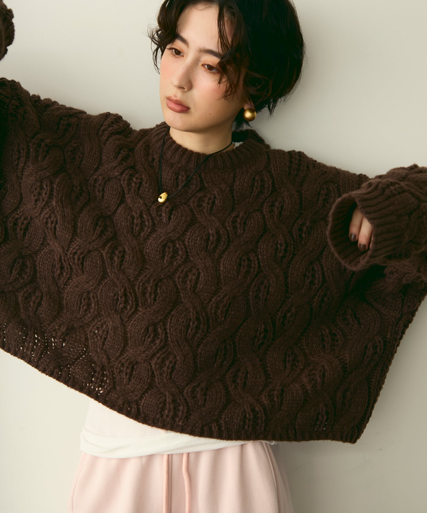 ケーブルローゲージニット