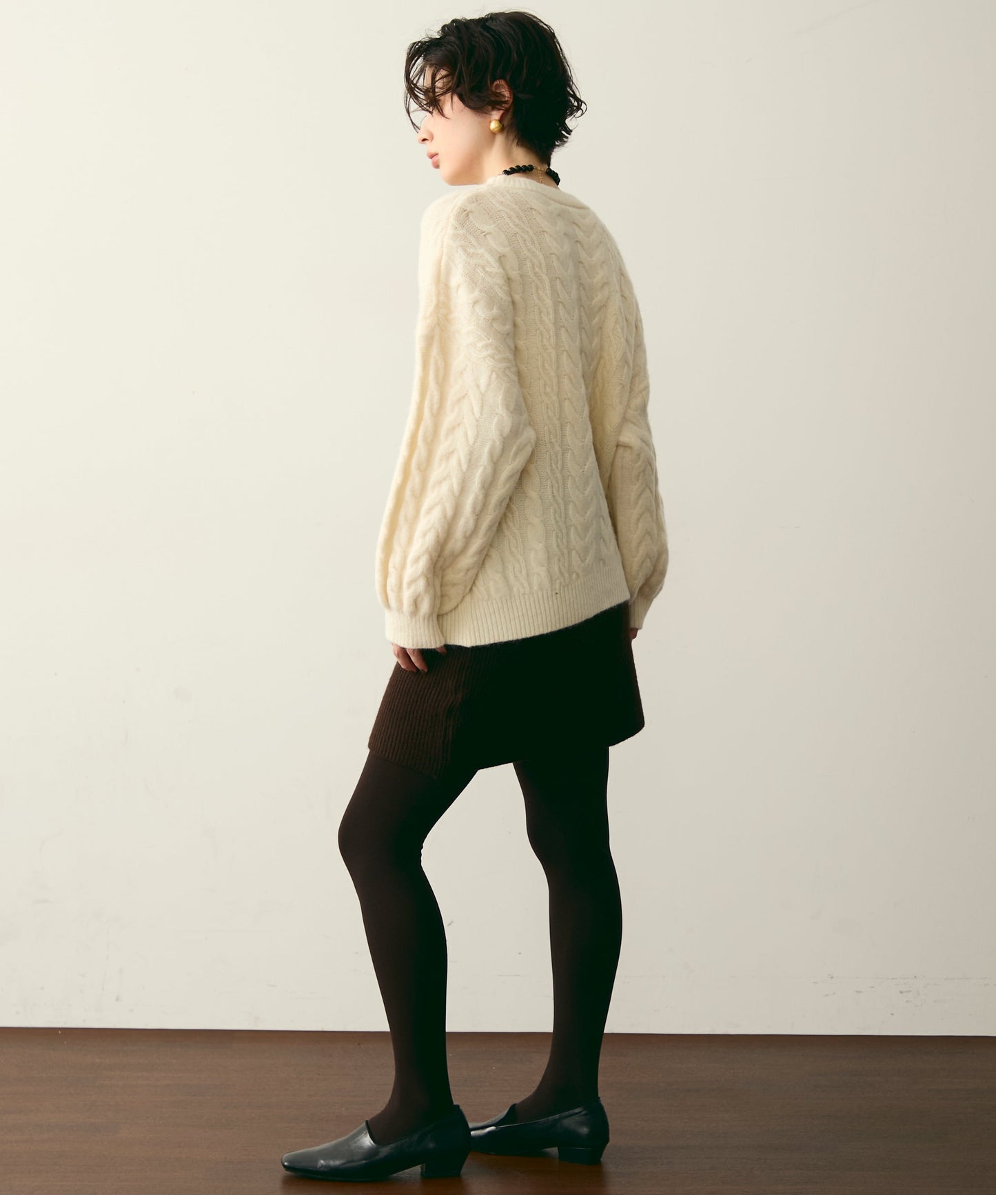 ケーブル編みルーズニットプルオーバー