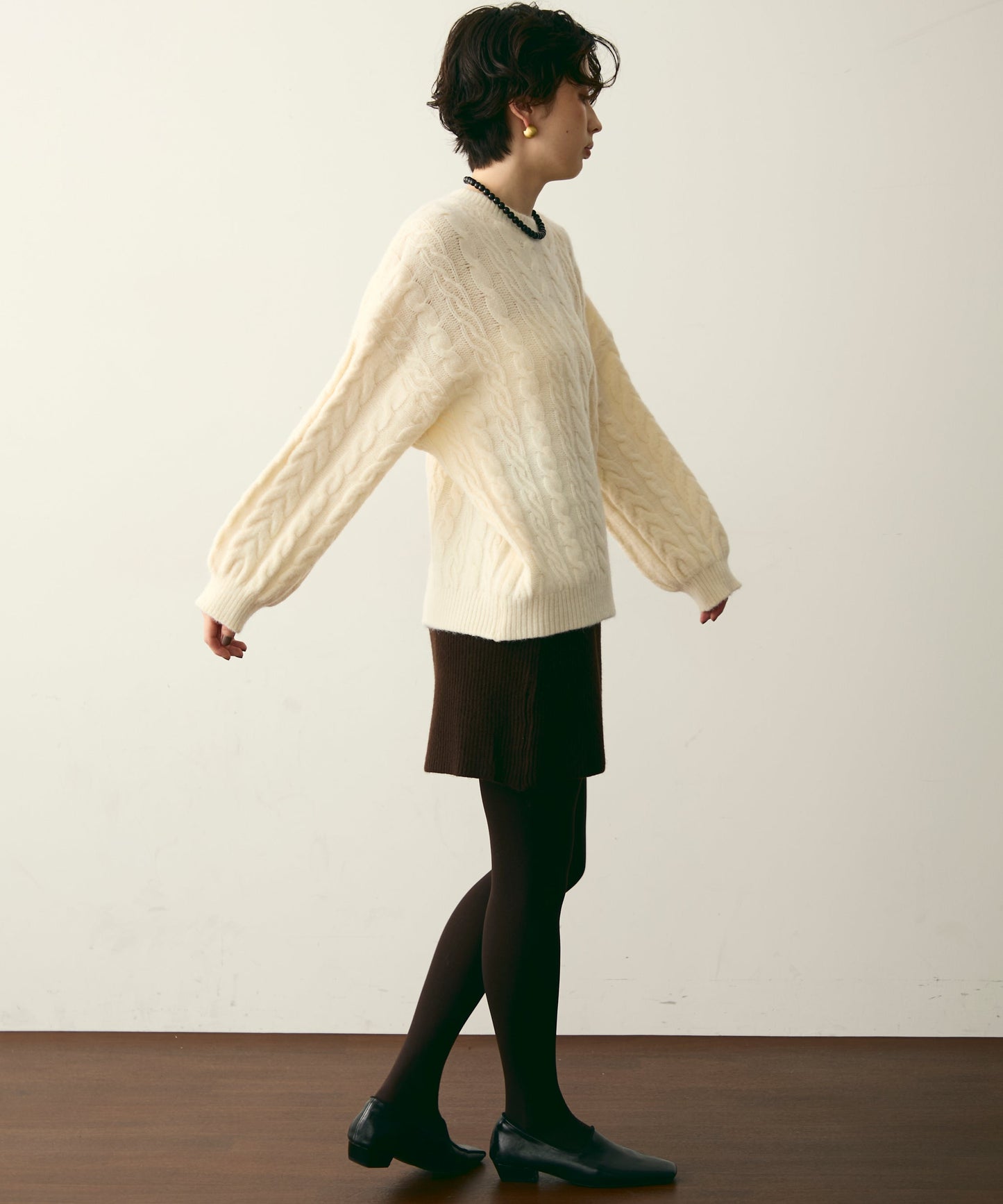 ケーブル編みルーズニットプルオーバー